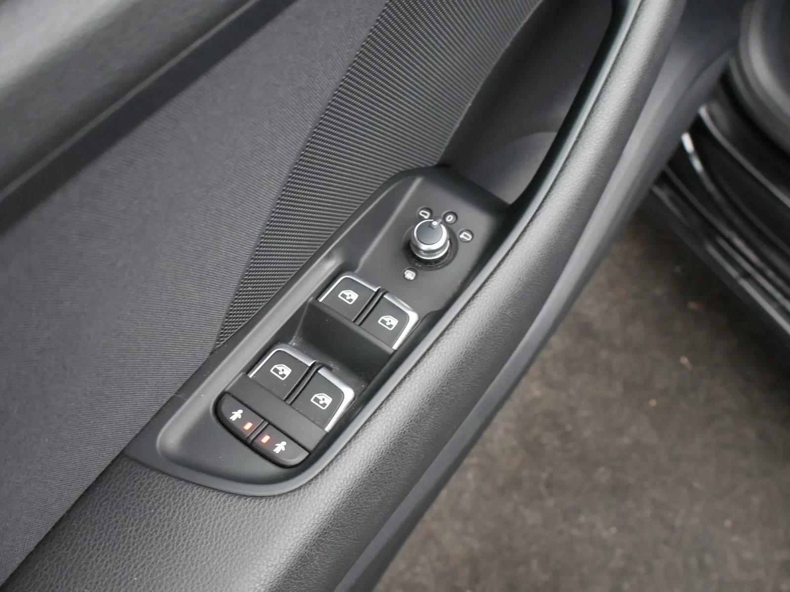 Audi A3 Sportback 30TFSI 116PK *TREKHAAK*CRUISE*NAVI*ZETELVERWARMING*BLTH*DAB RADIO*...*