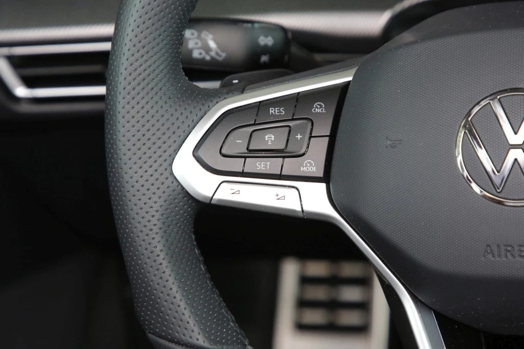 Volkswagen-Golf-image-16