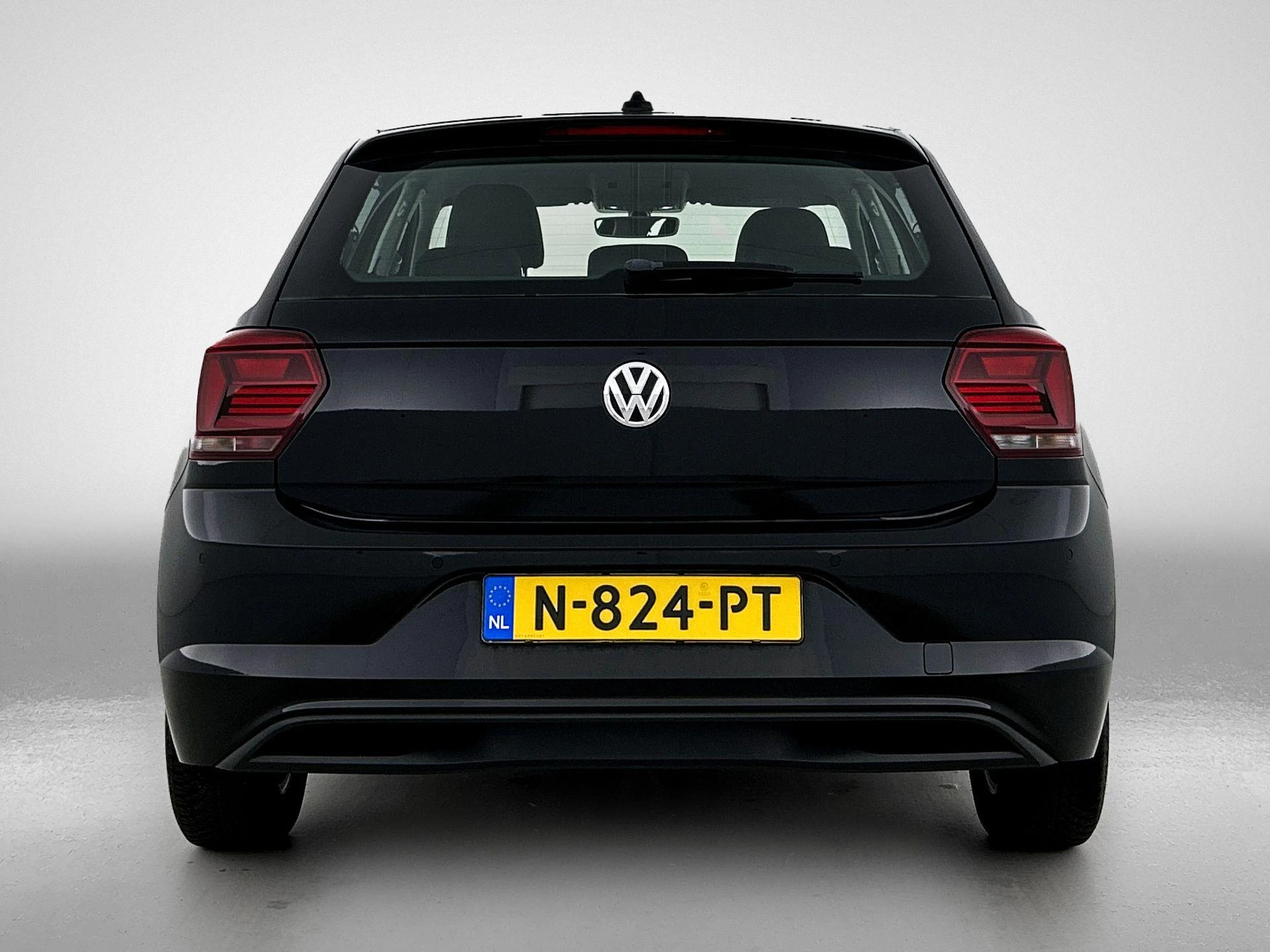 Volkswagen-Polo-image-2