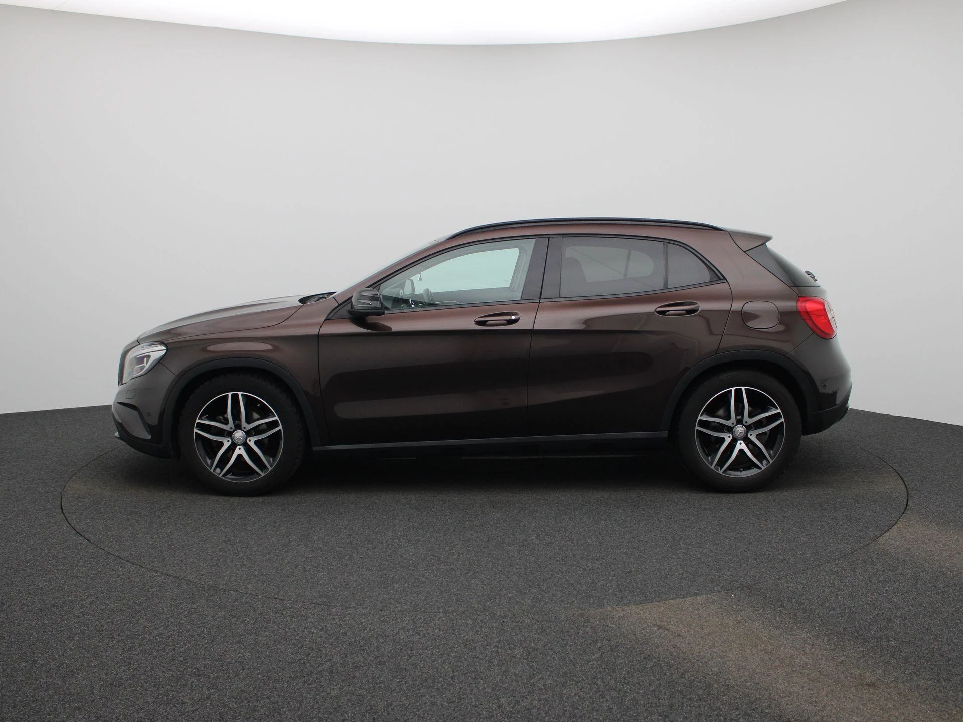 Mercedes-Benz-GLA-image-3