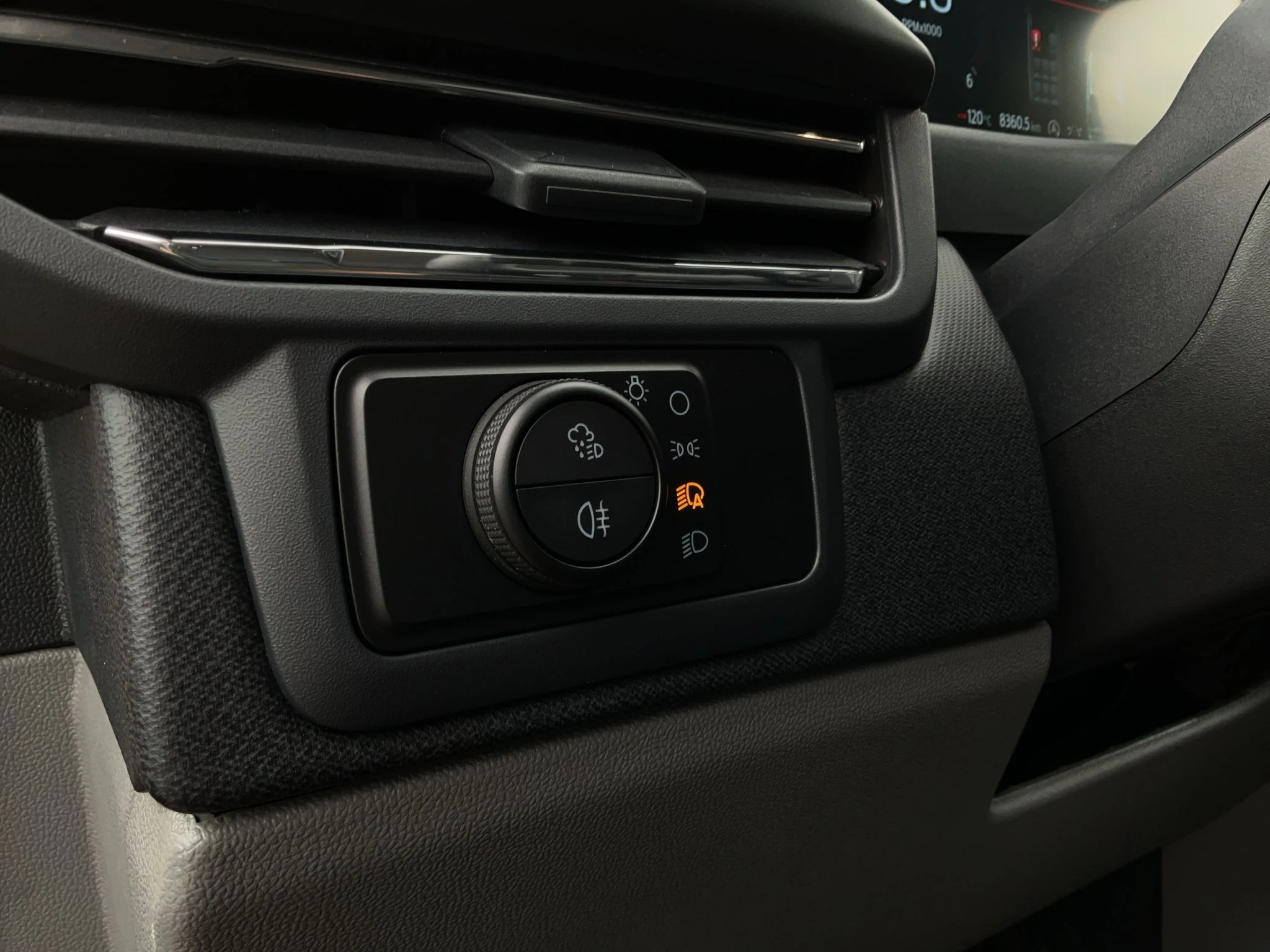 Ford-Tourneo Custom-image-18