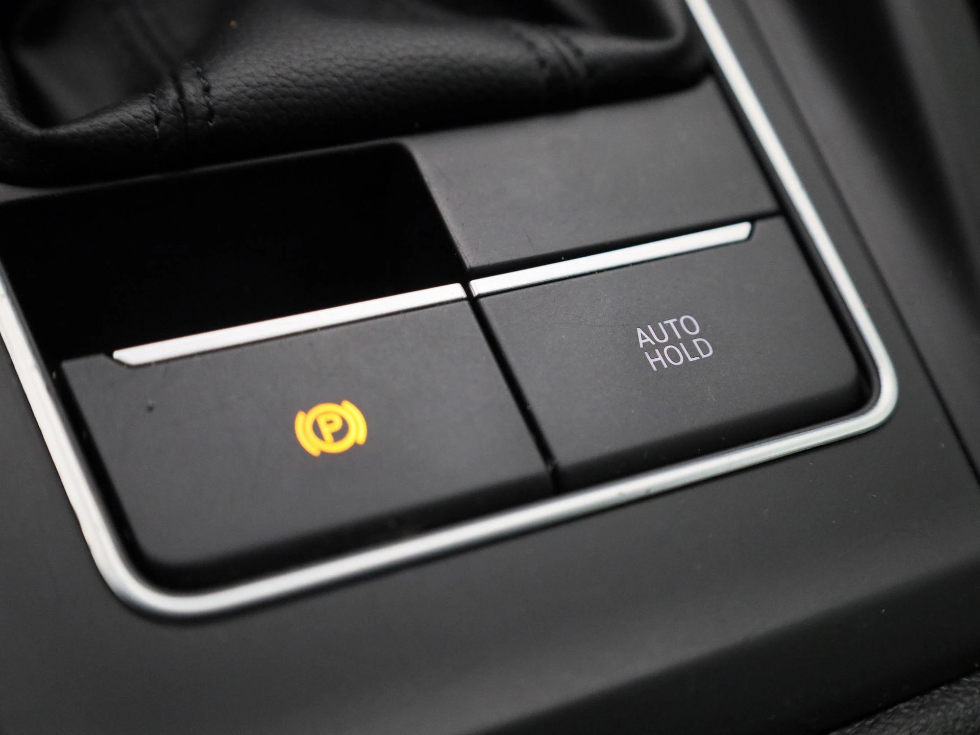 Volkswagen-Golf-image-26