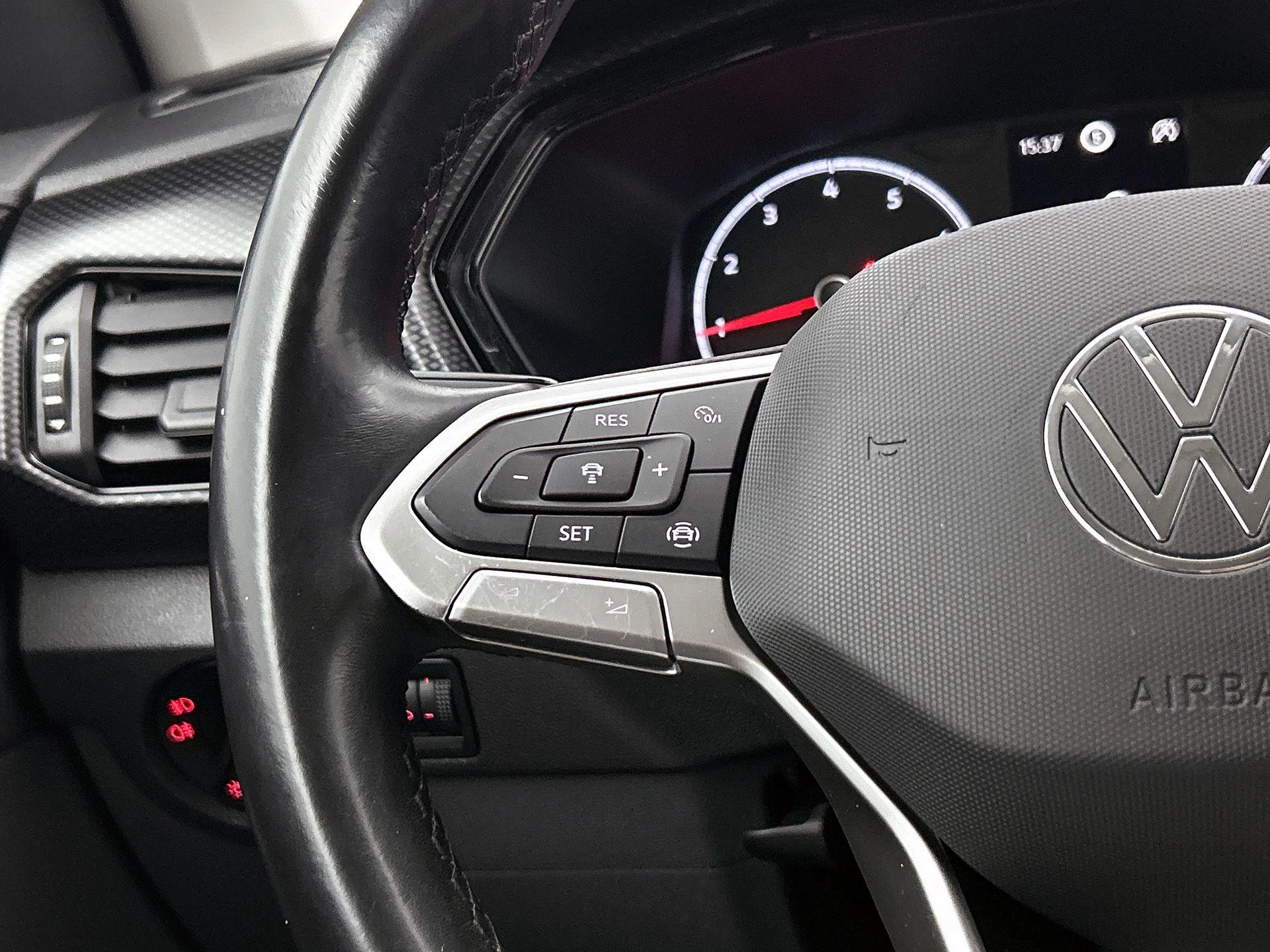 Volkswagen-T-Cross-image-5