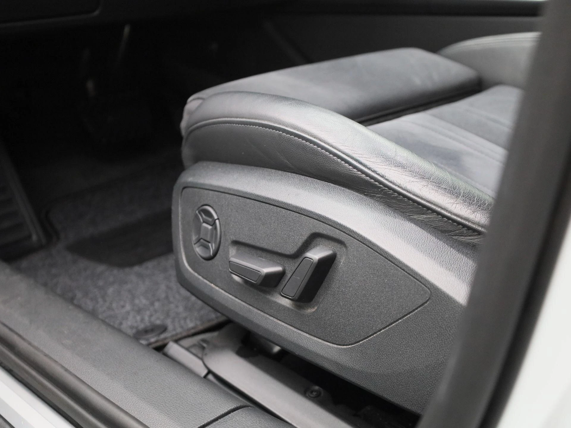 Audi-A6-image-34