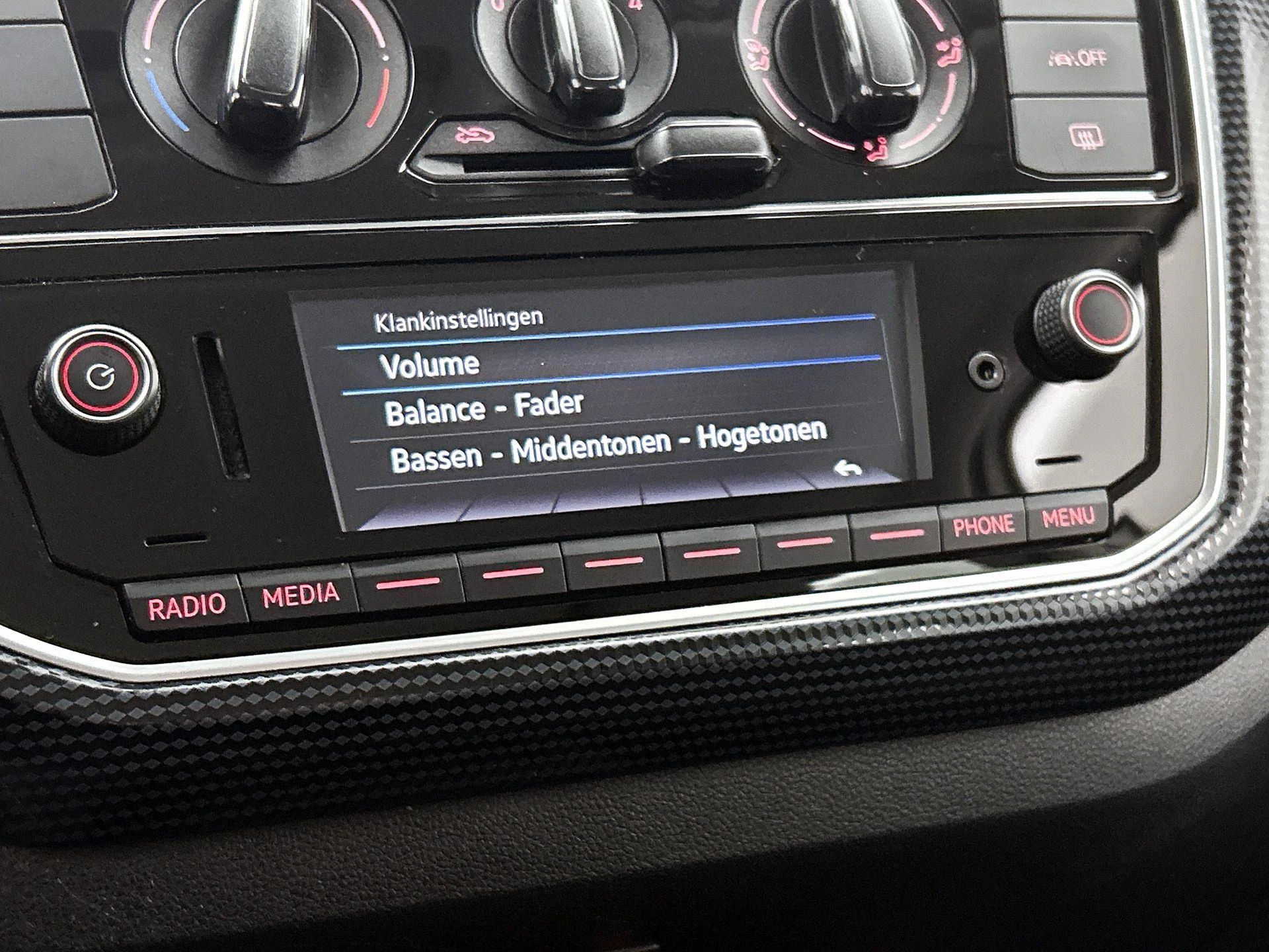 Volkswagen-up!-image-8