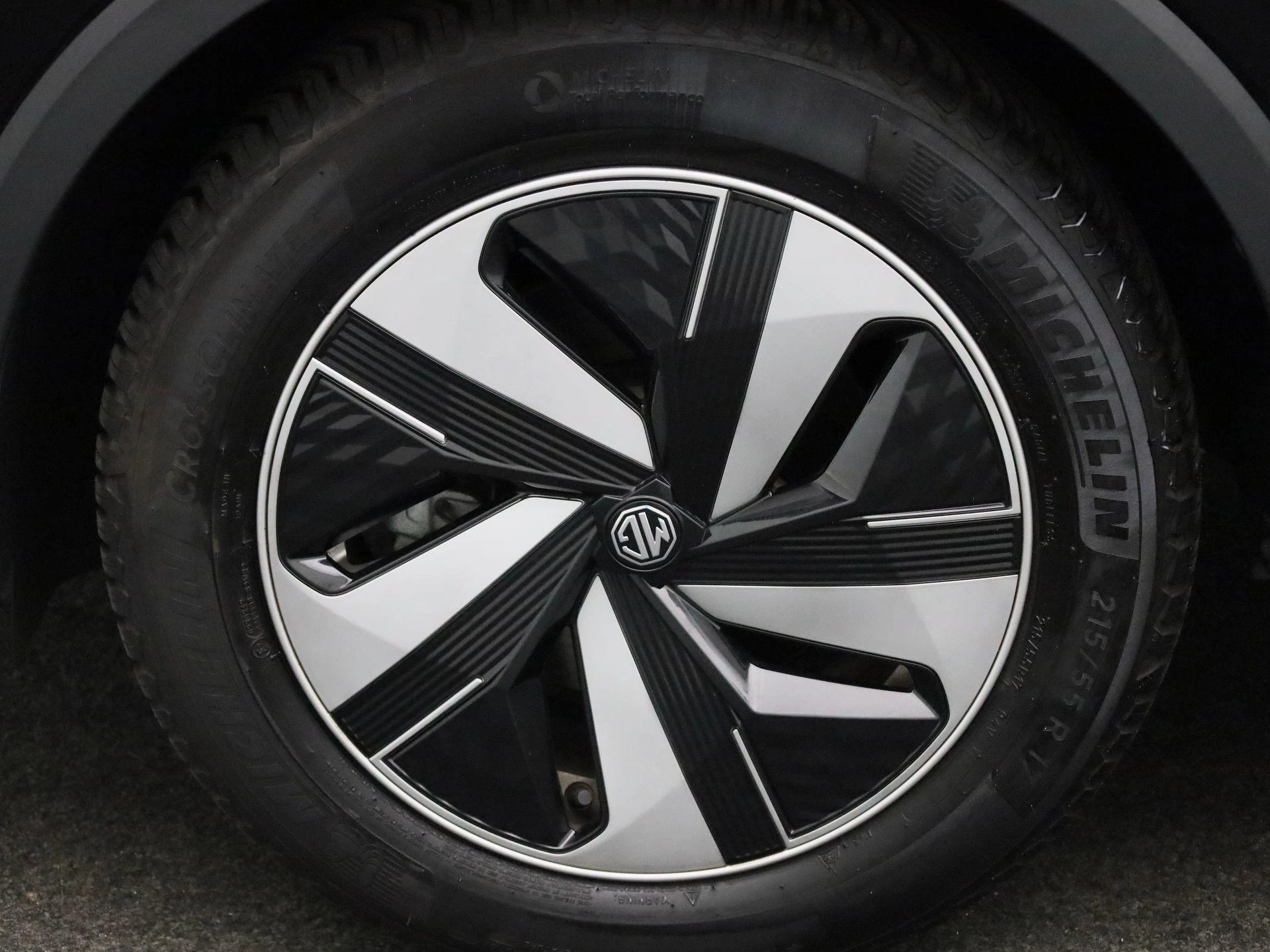 MG-ZS EV-image-13