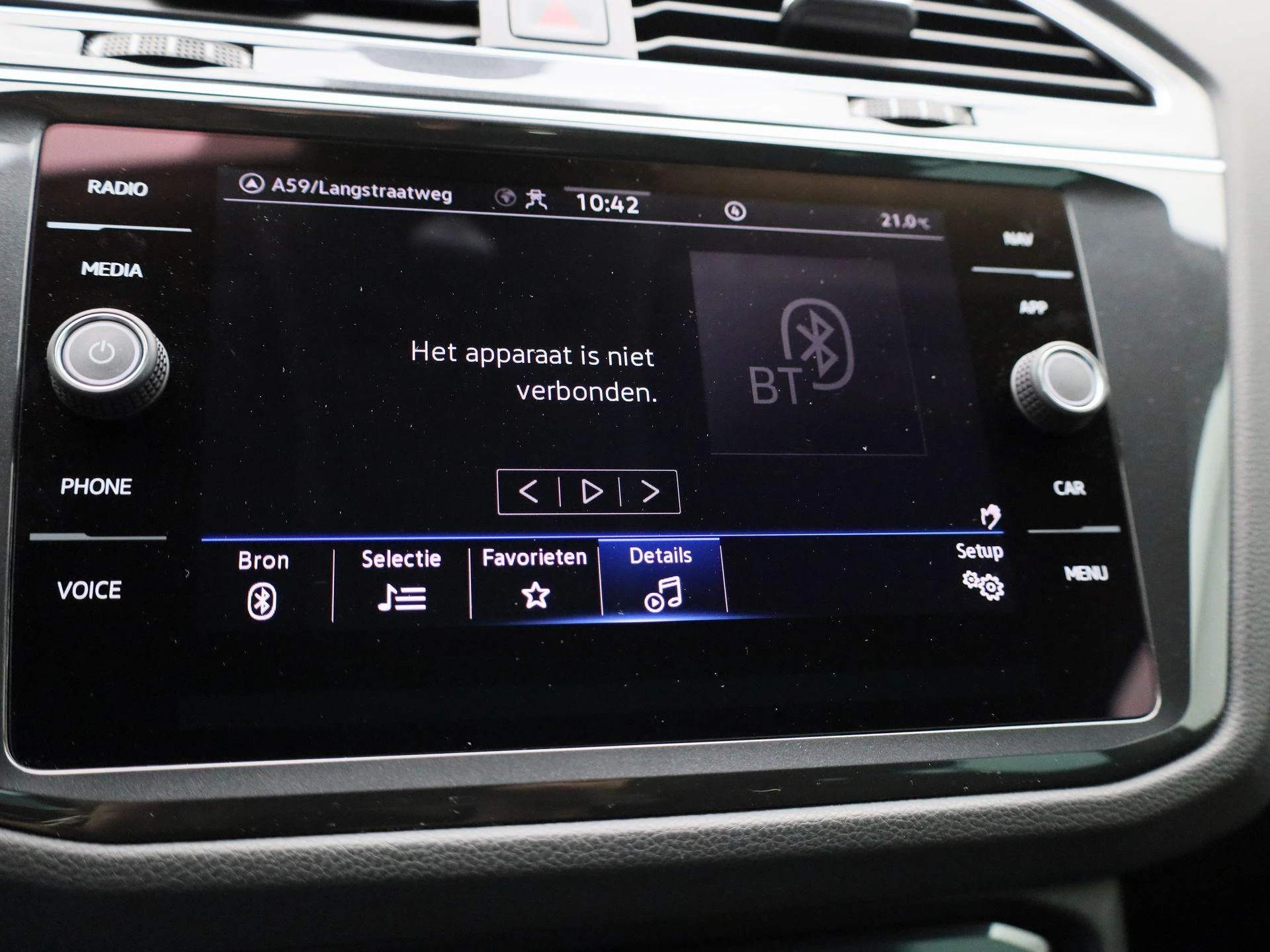 Volkswagen-Tiguan-image-19