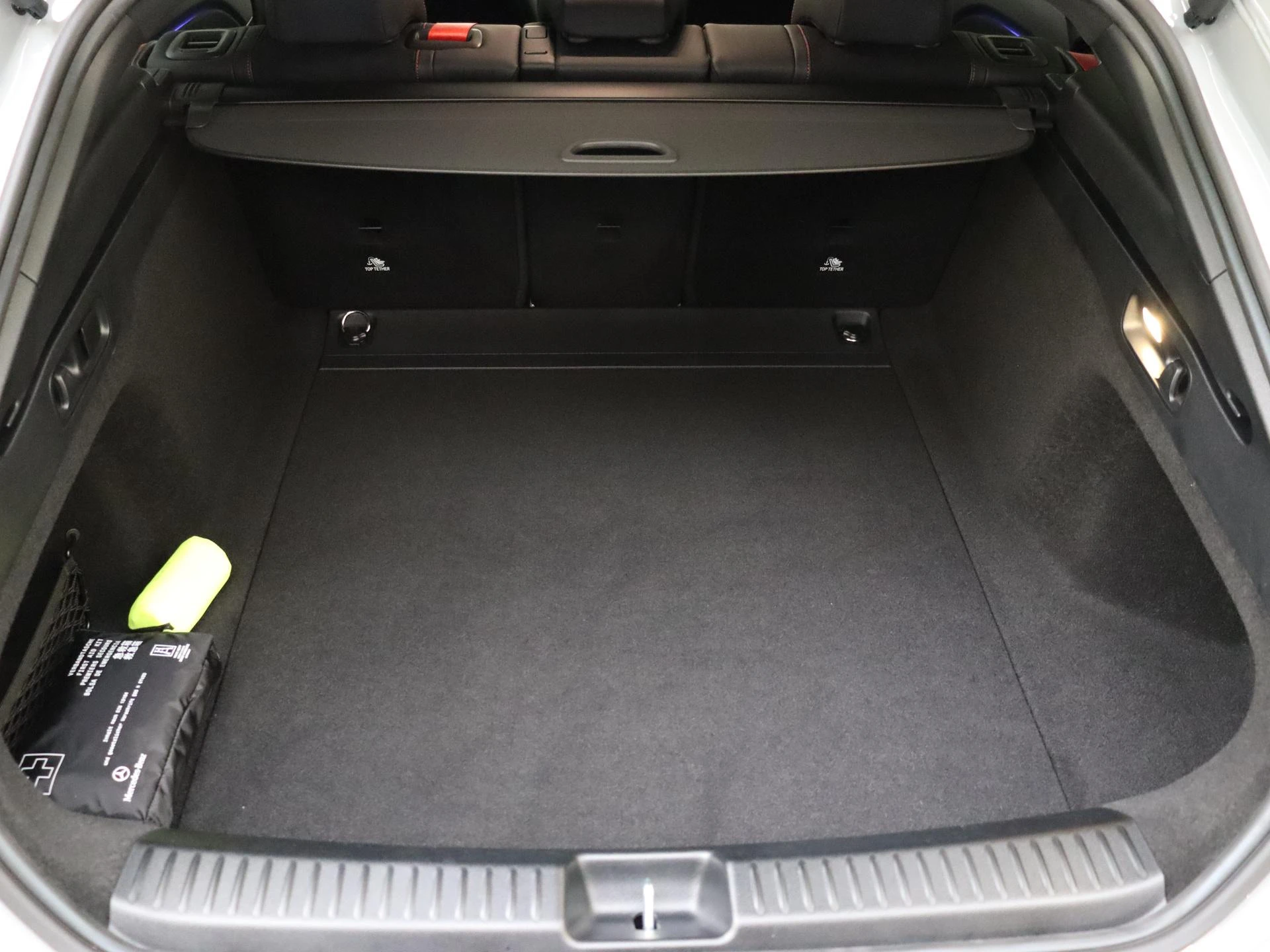 Mercedes-Benz-CLA-image-28