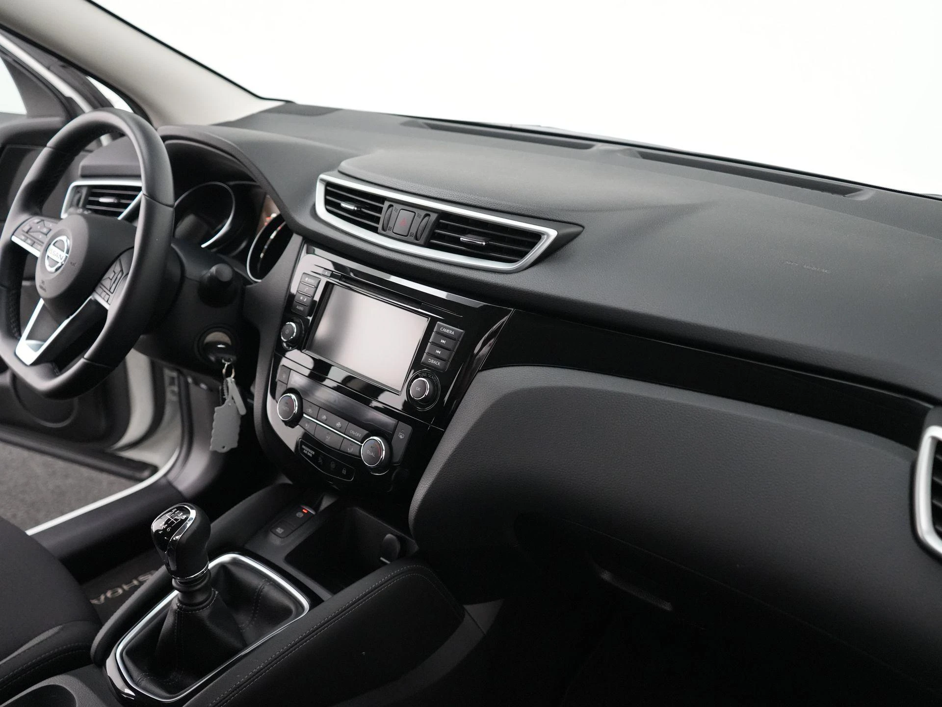 Nissan-QASHQAI-image-33