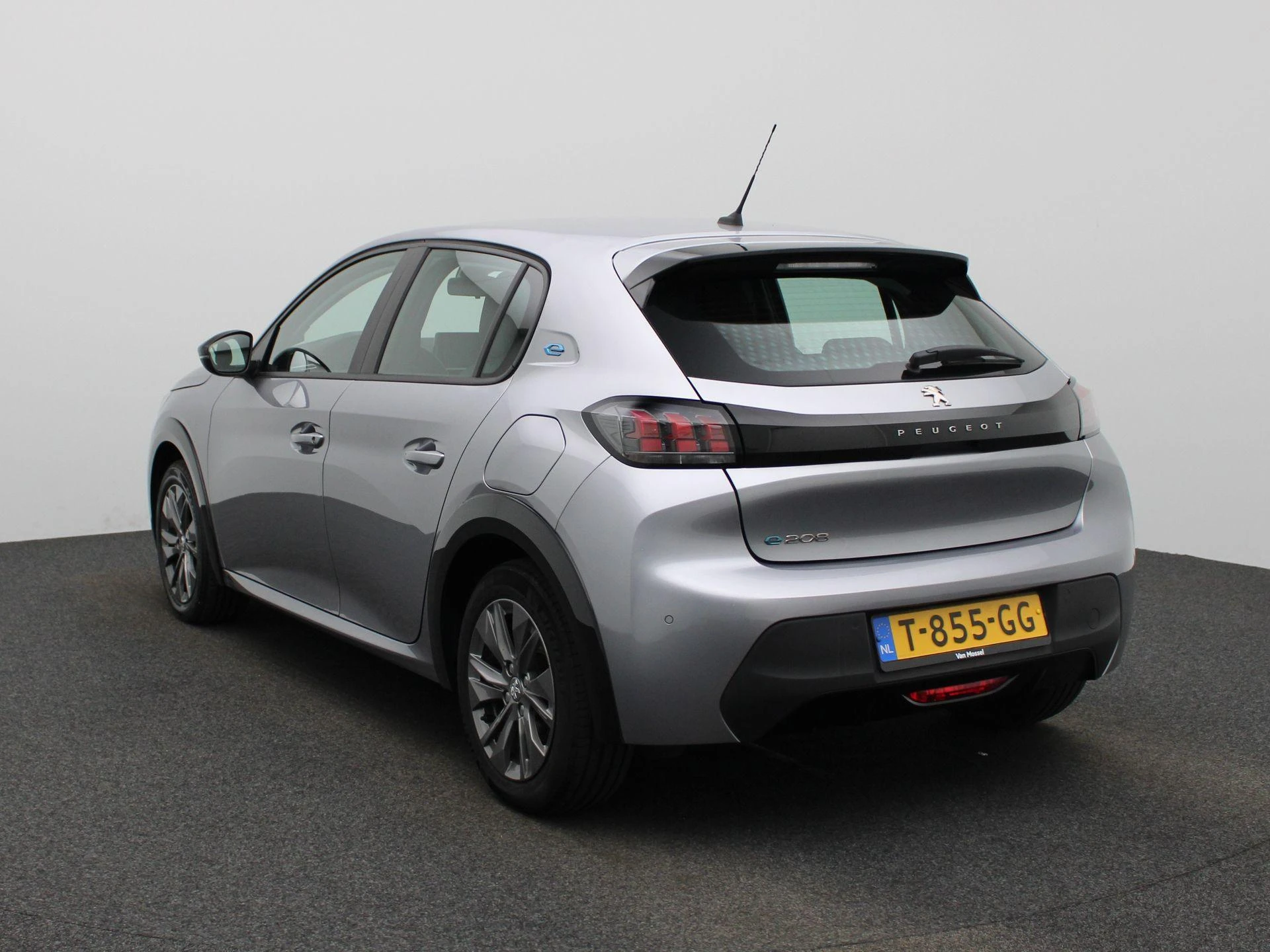 Peugeot-e-208-image-1