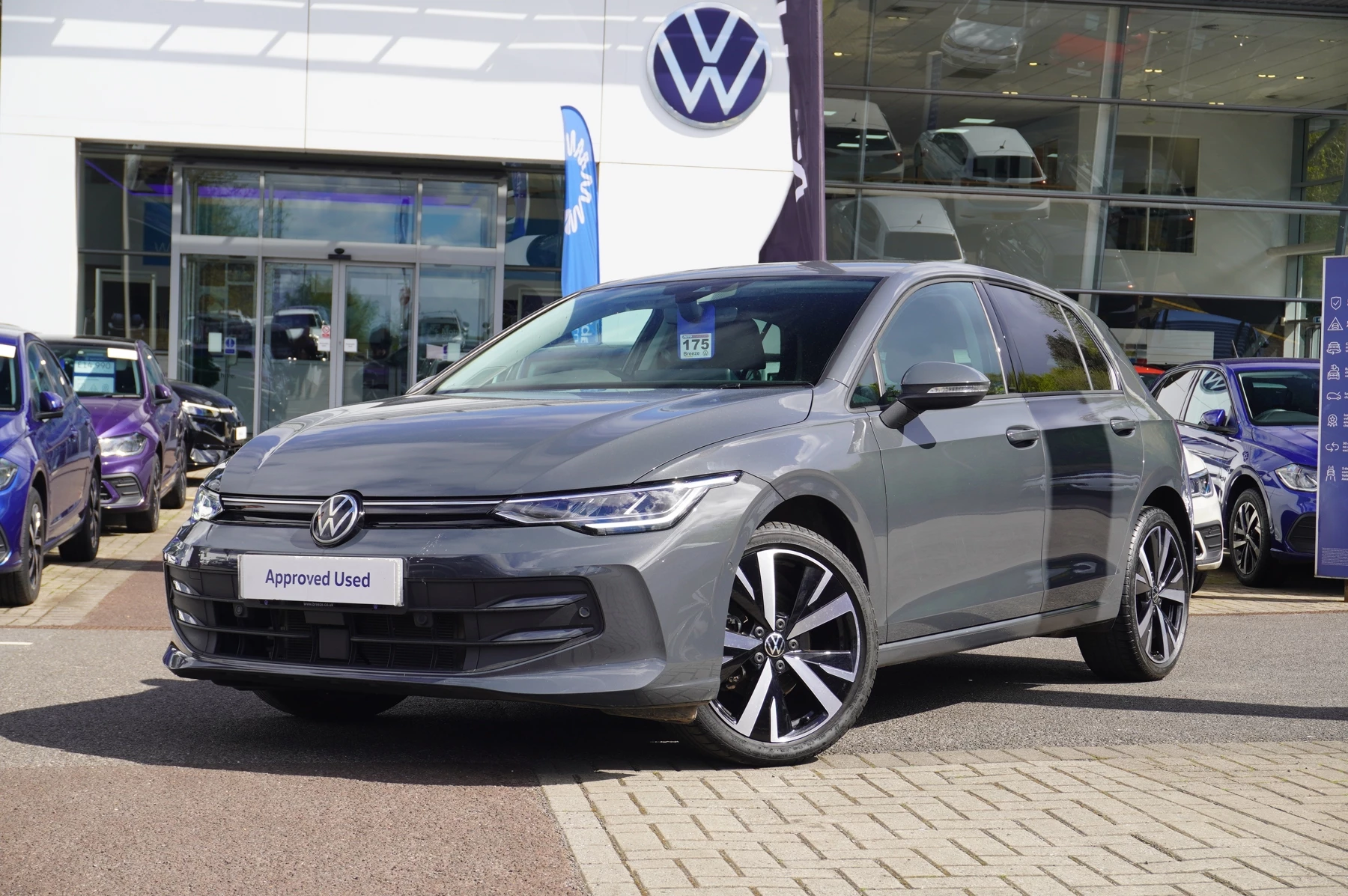 Volkswagen-Golf-image-19