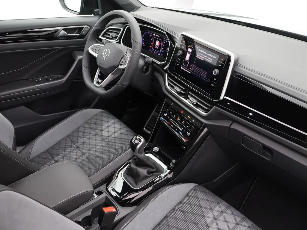 Volkswagen-T-Roc-image-2