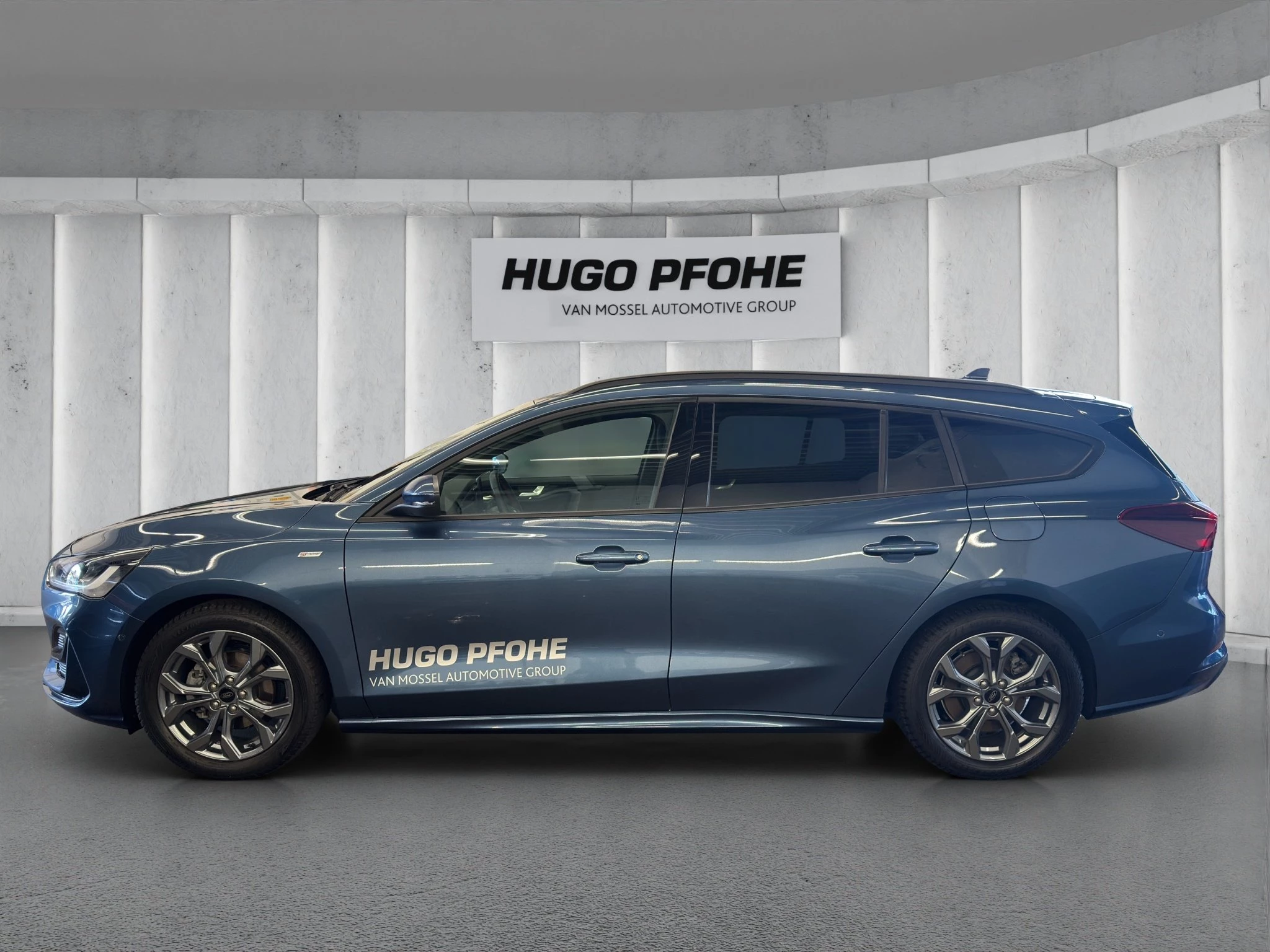 Ford Focus ST-Line X Turnier LED AHK ACC RFK GJR SHZ