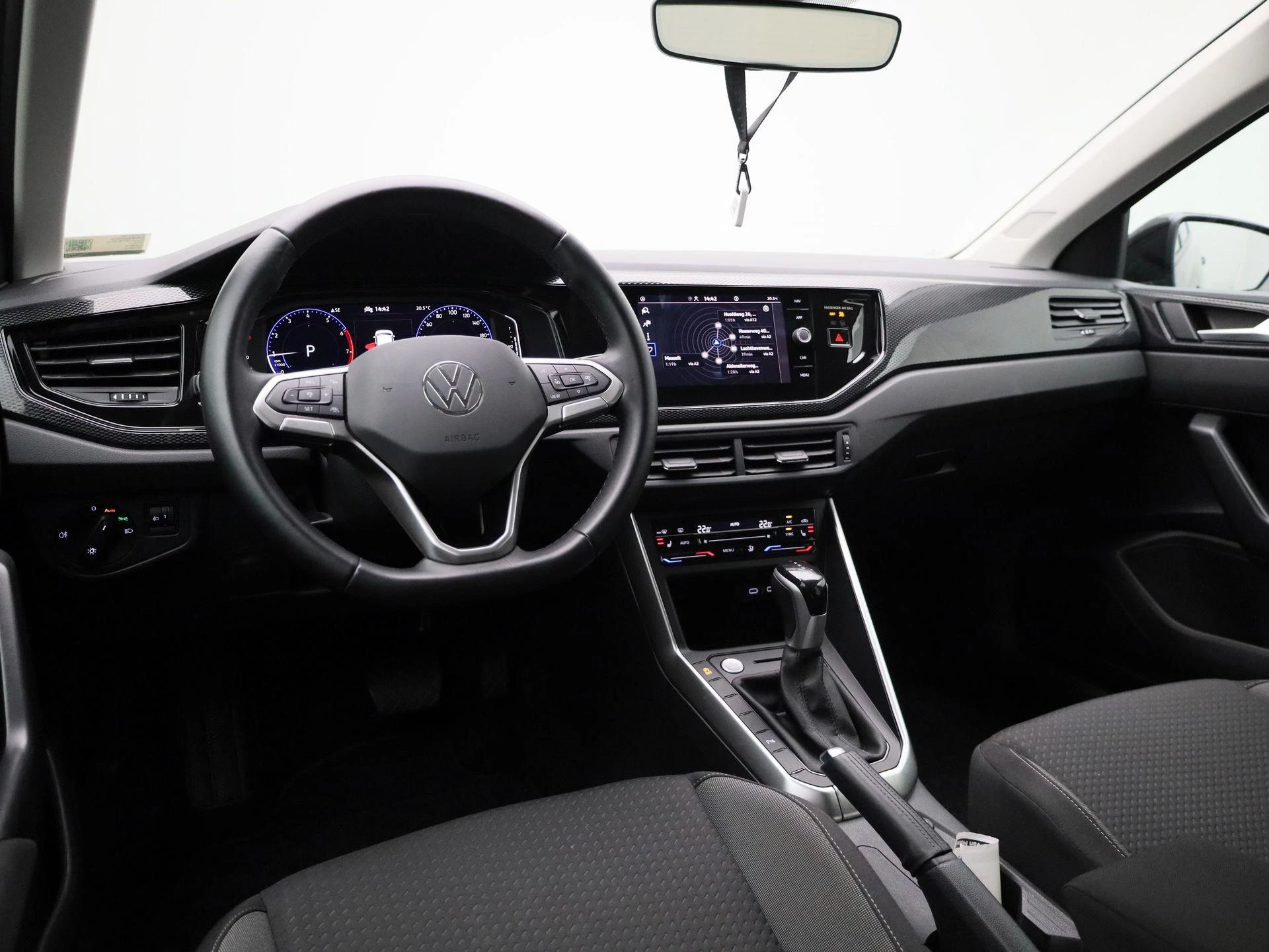 Volkswagen-Polo-image-6