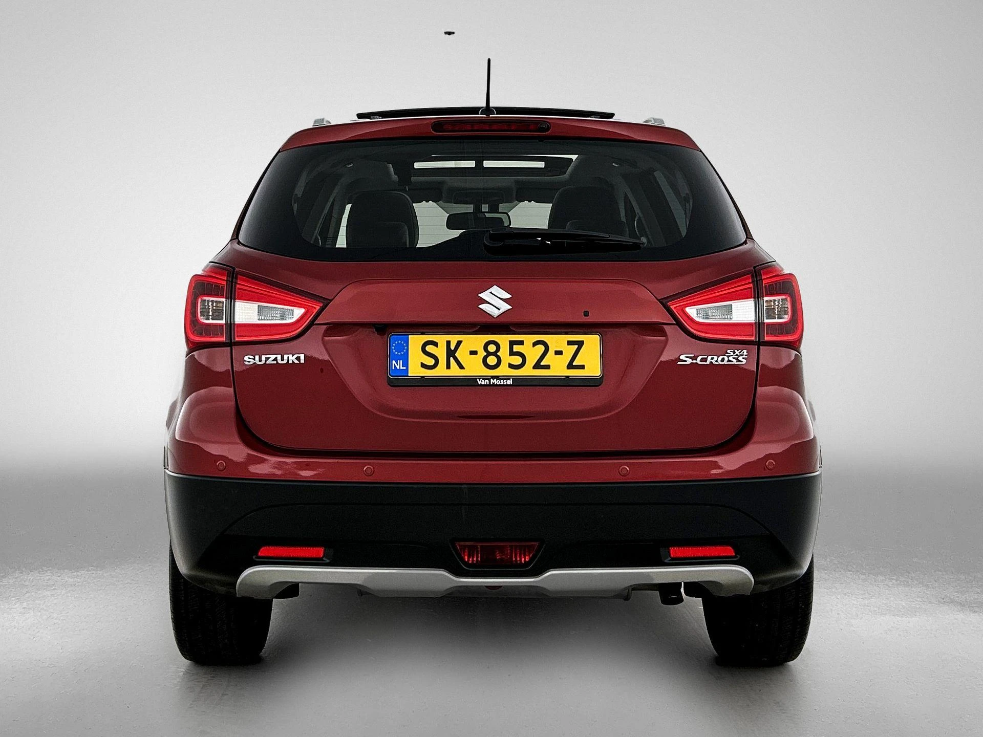 Suzuki-S-Cross-image-2