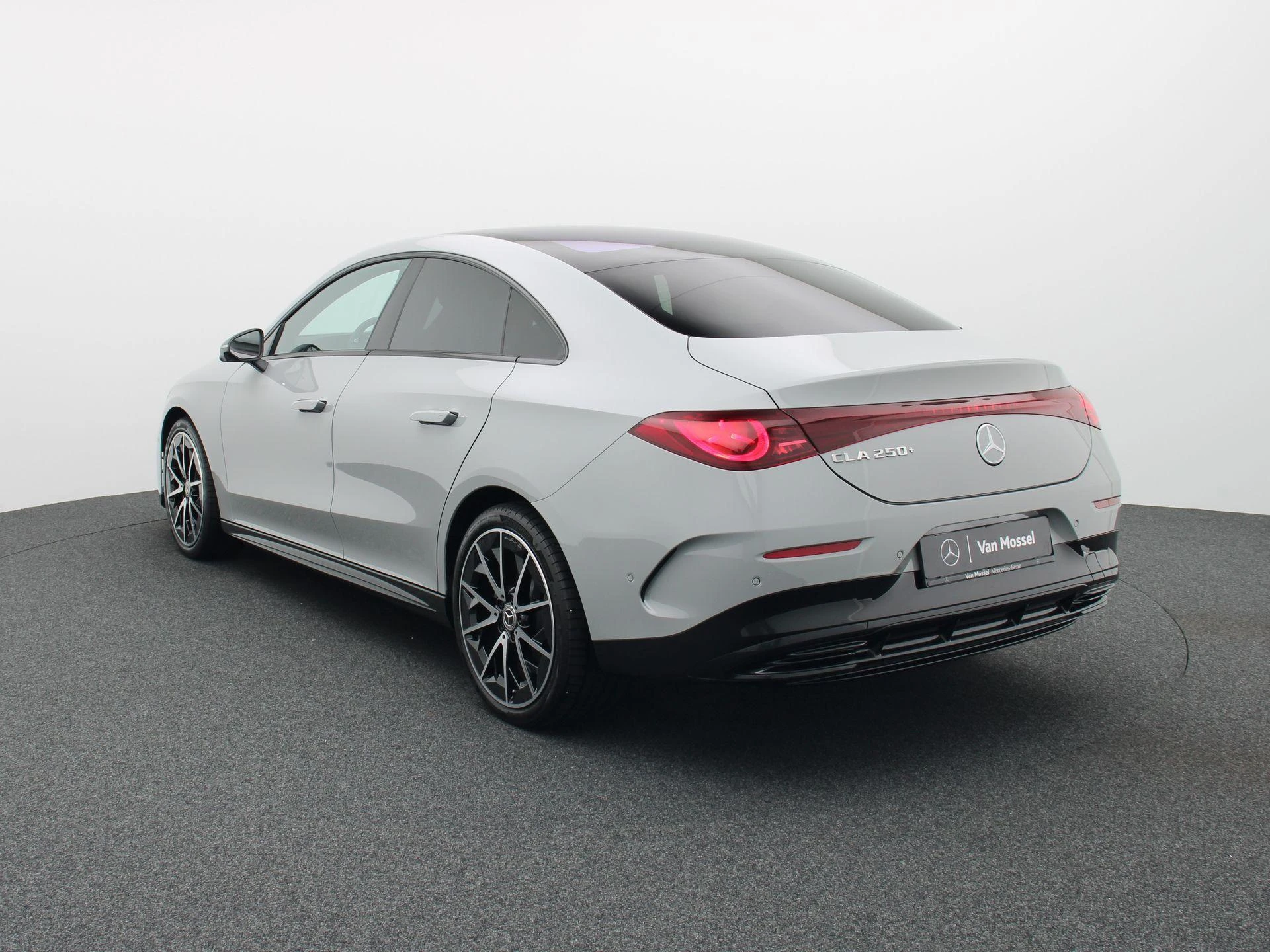 Mercedes-Benz-CLA-image-1