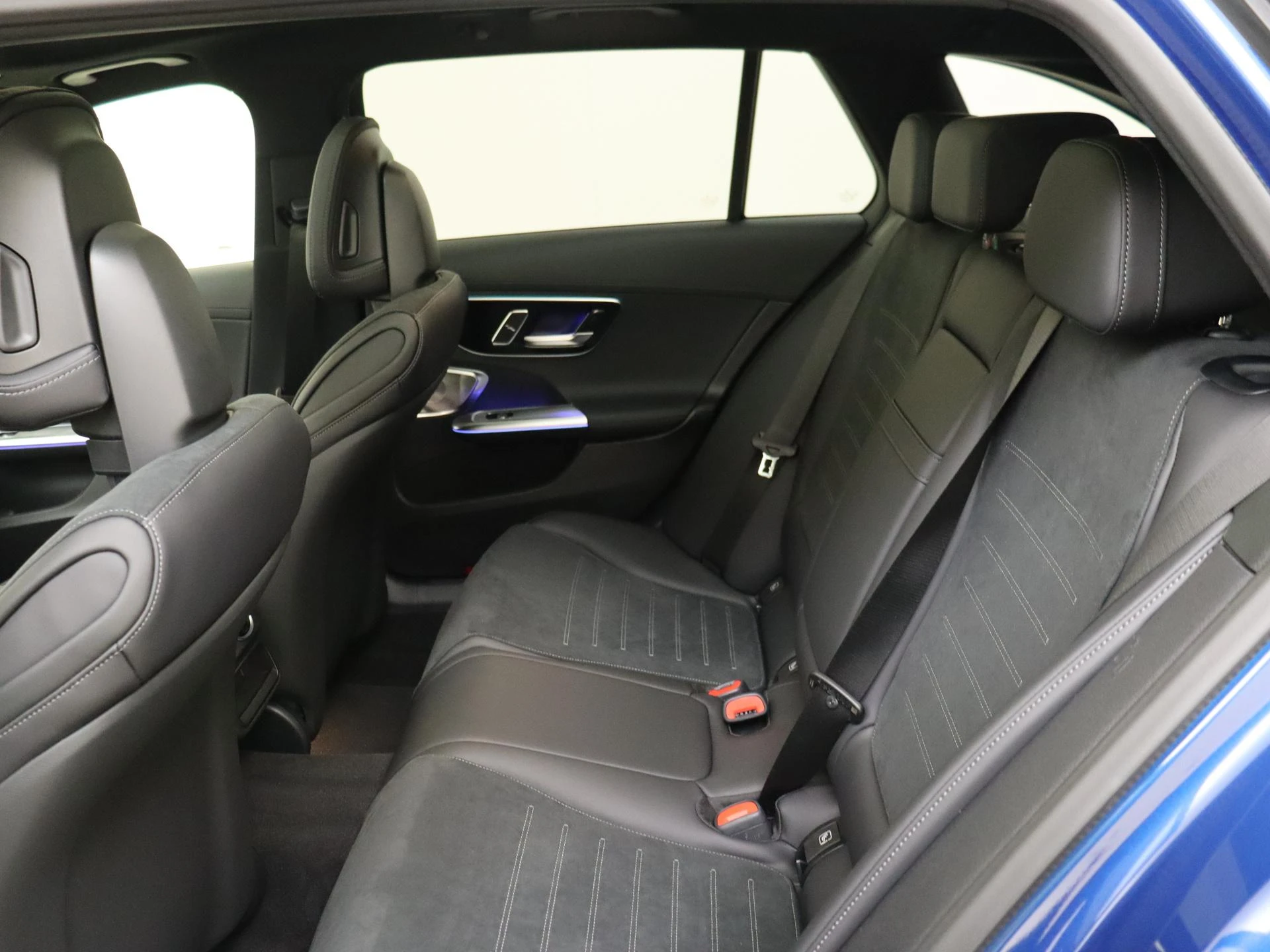Mercedes-Benz-C-Klasse-image-15