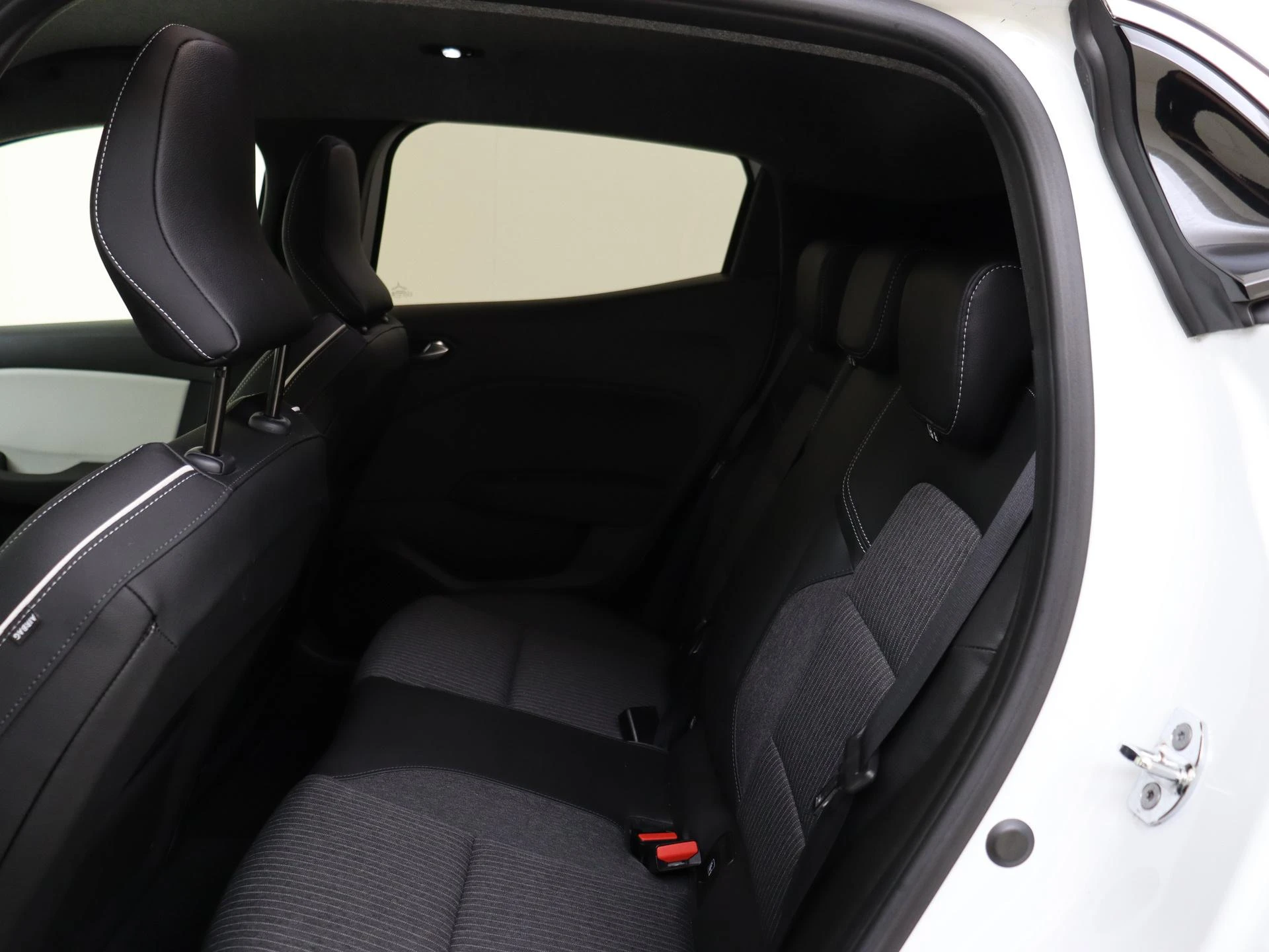 Renault-Clio-image-15