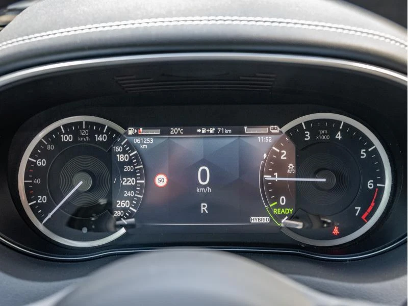 Jaguar-E-PACE-image-11