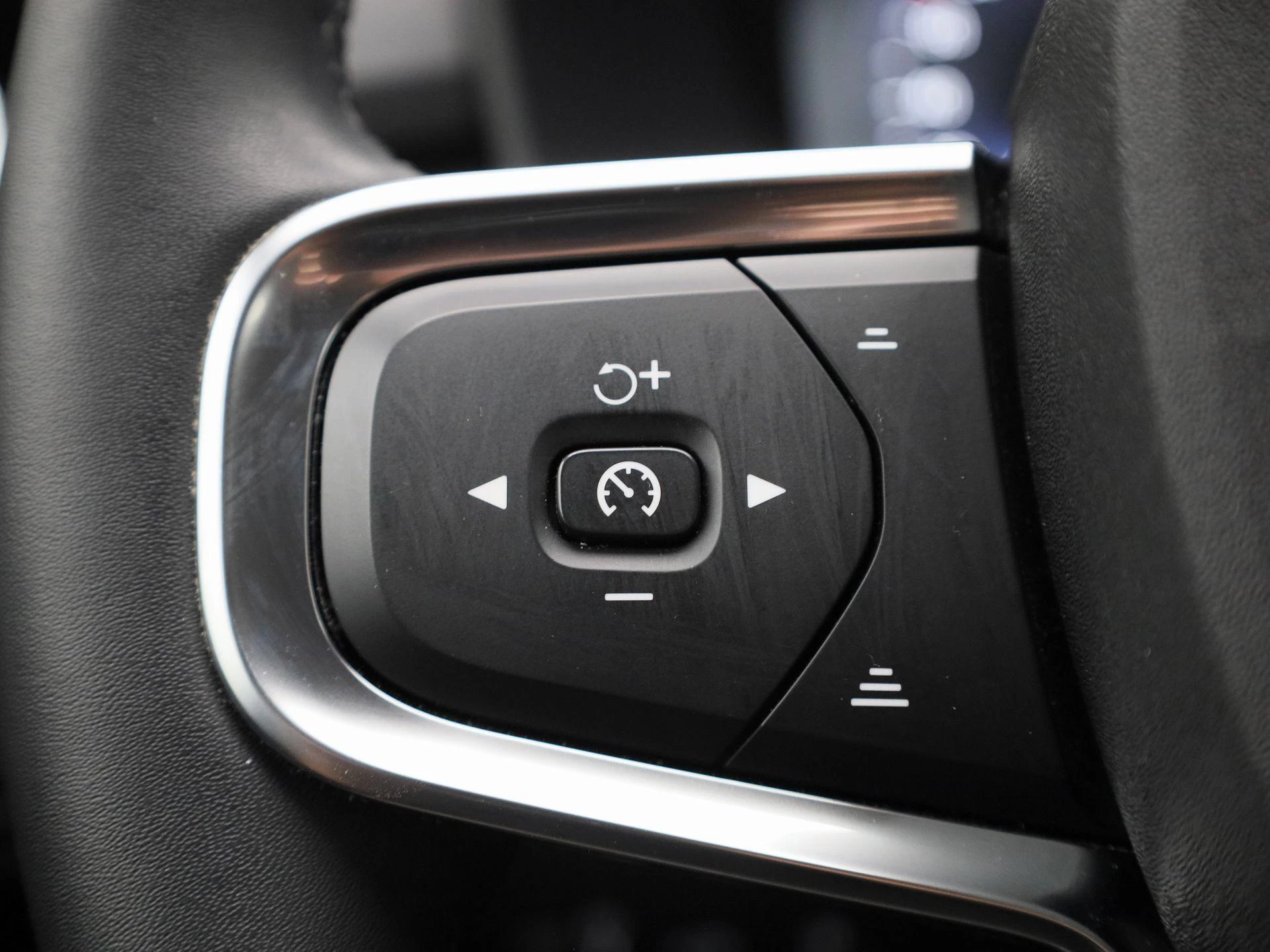 Volvo-XC40-image-18