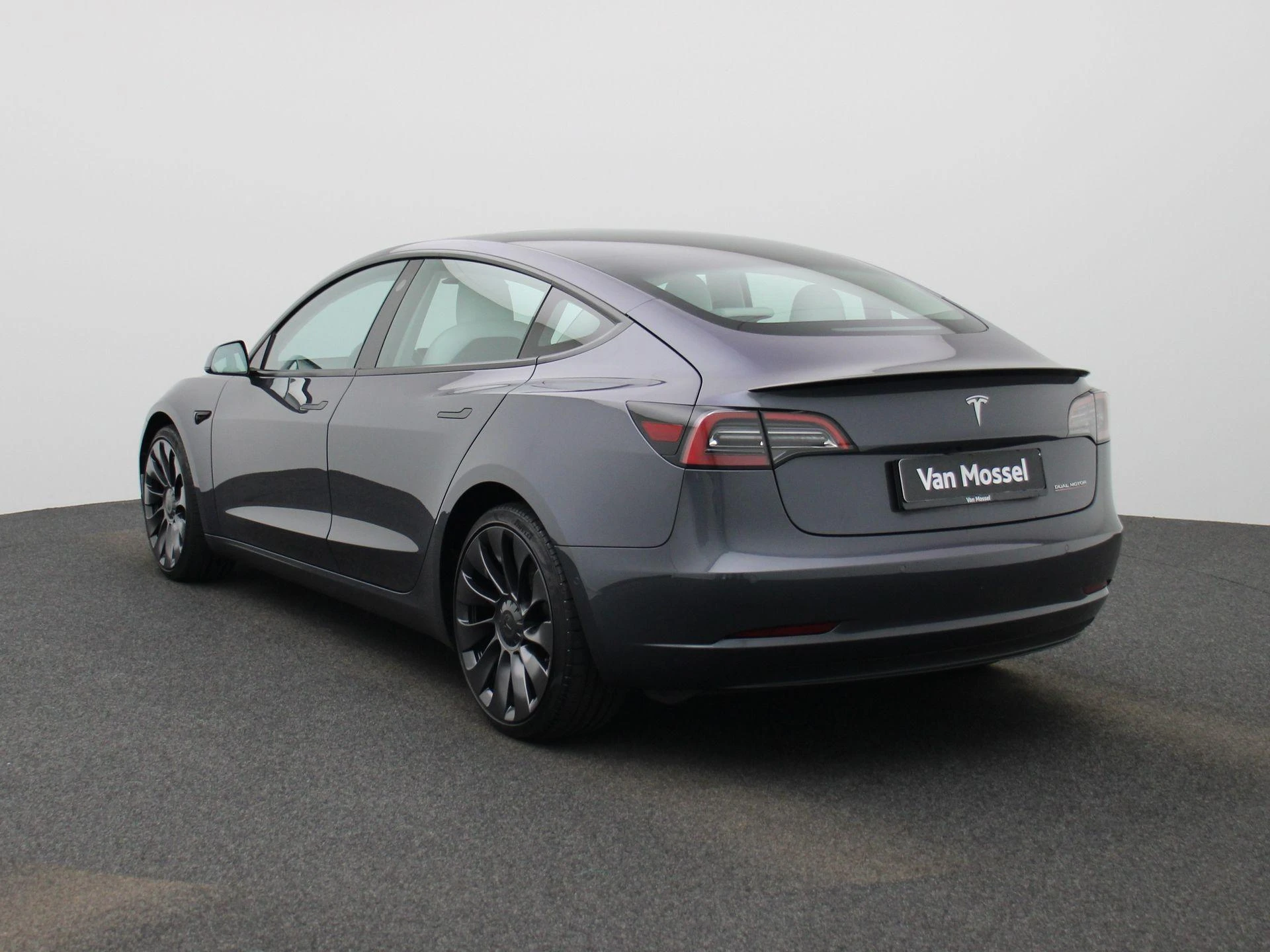 Tesla-Model 3-image-1