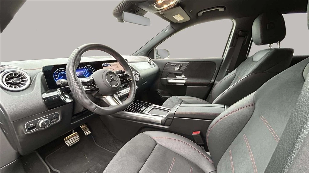 Mercedes-Benz-EQA-image-9
