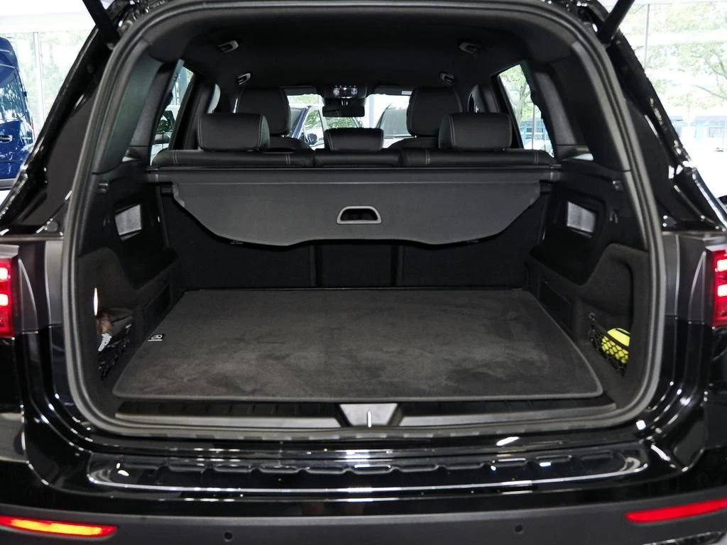 Mercedes-Benz-GLB 200 d-image-15