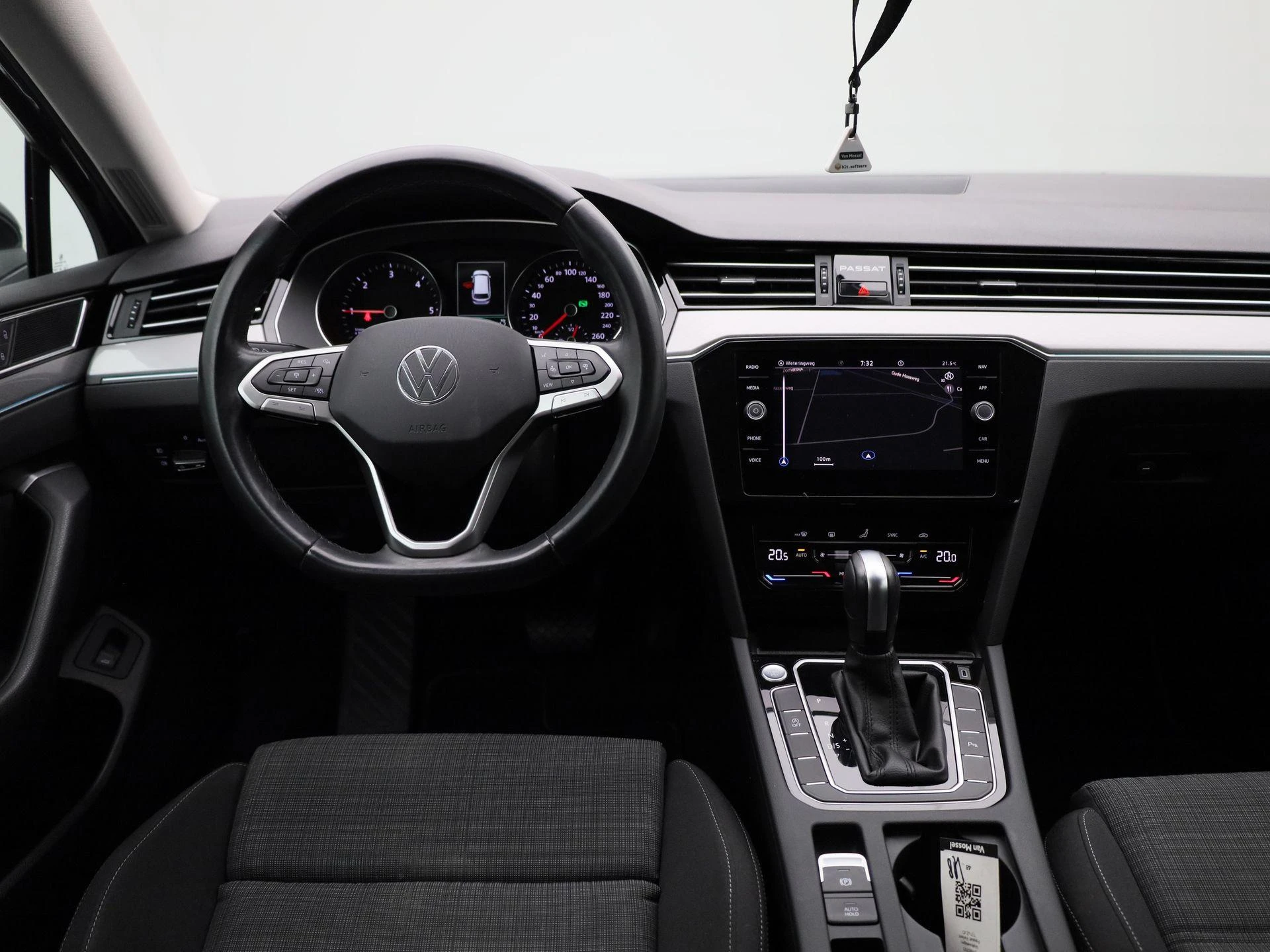 Volkswagen-Passat-image-6