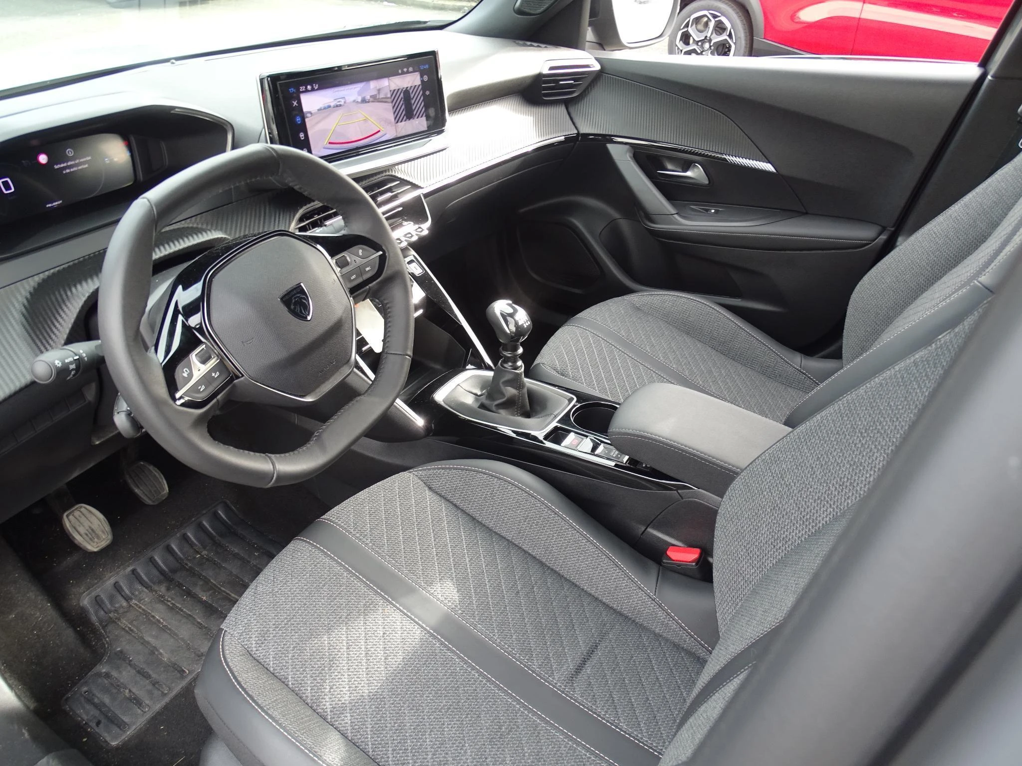 Peugeot-2008-image-8