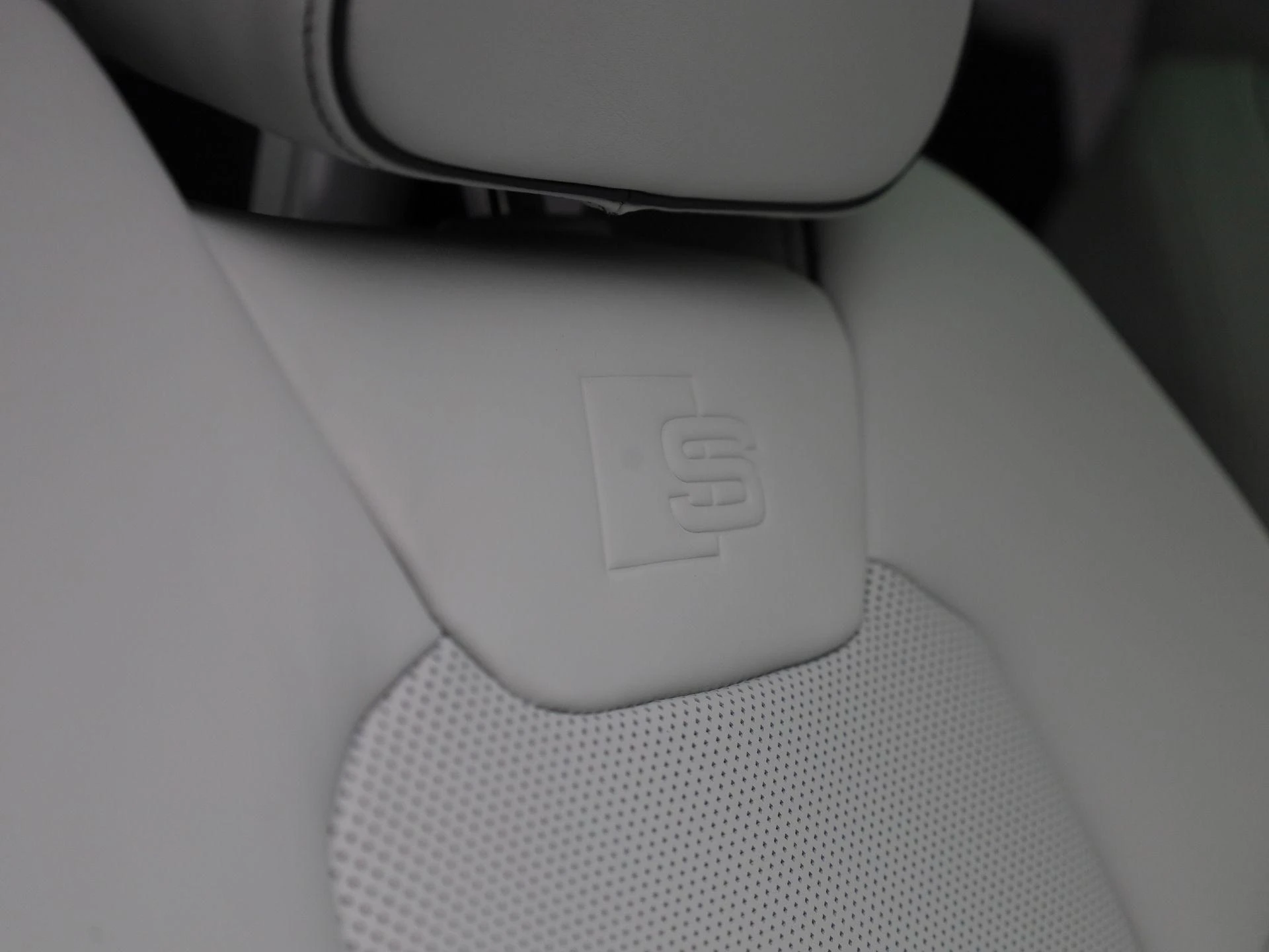 Audi-A8-image-49
