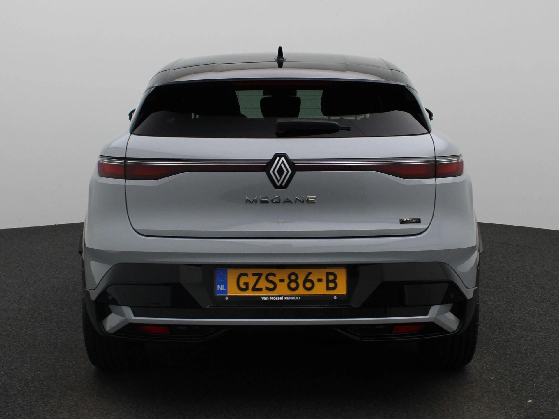 Renault-Megane E-Tech-image-4