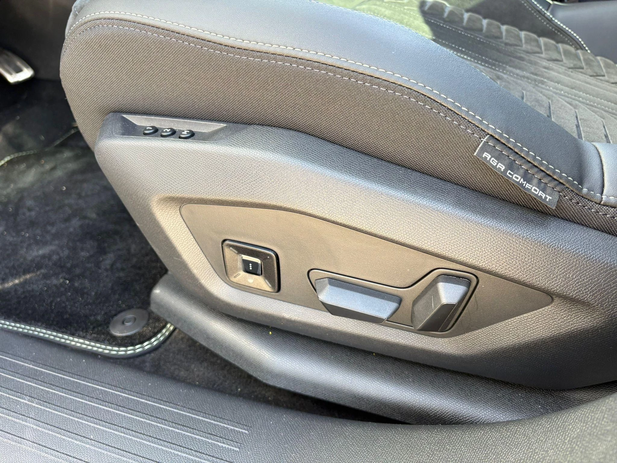 Peugeot-e-5008-image-20