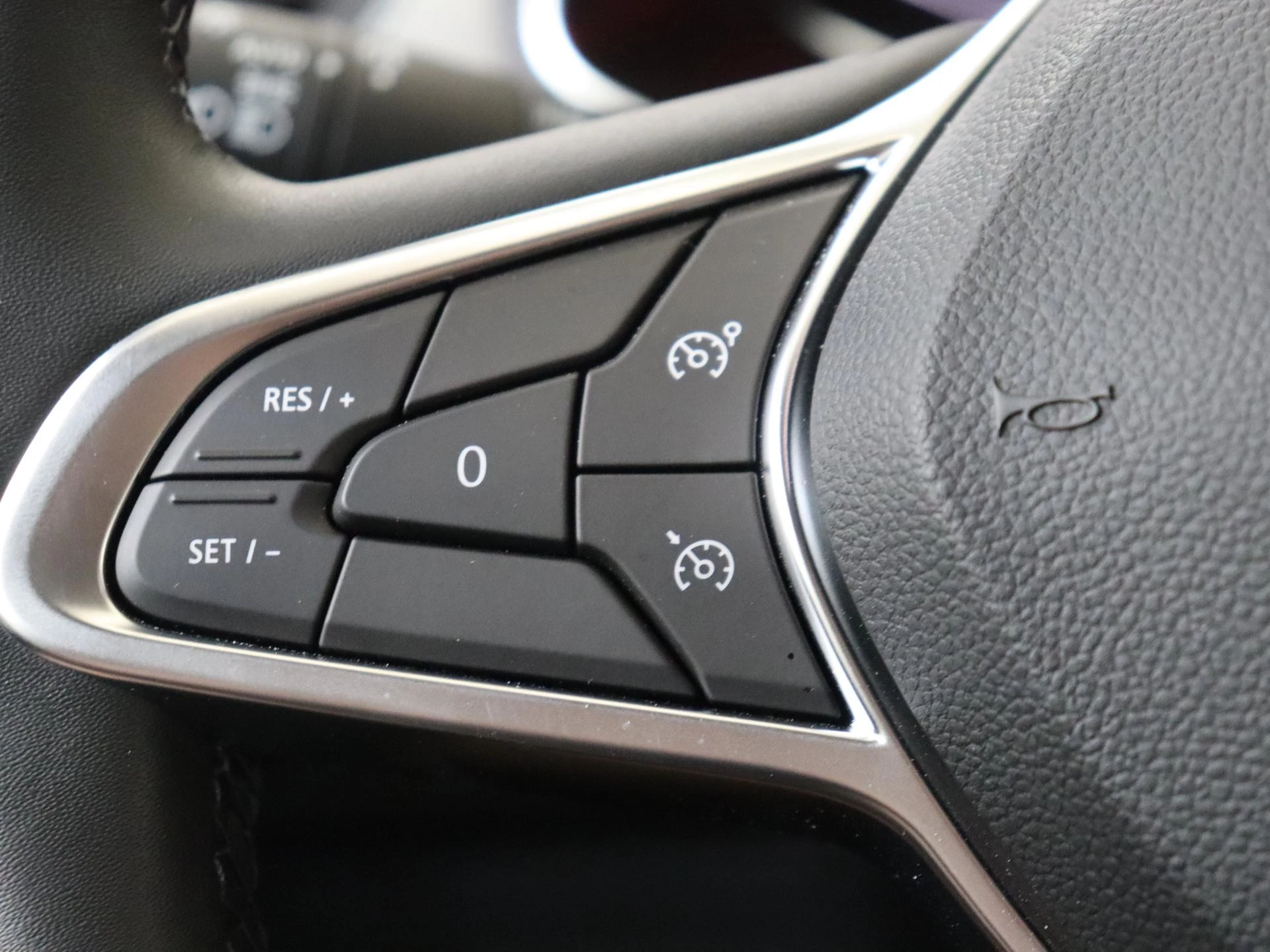 Renault-Captur-image-12