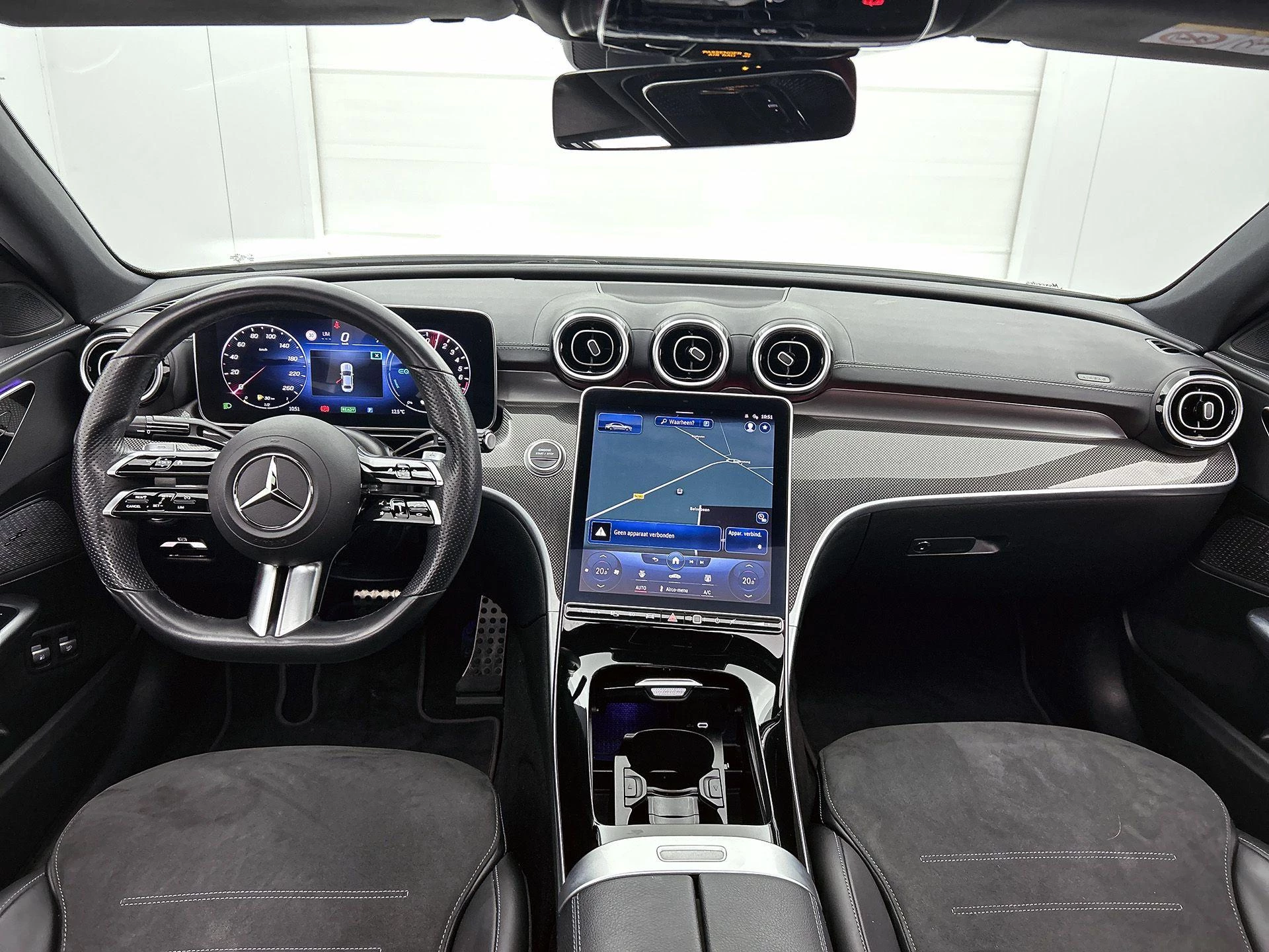 Mercedes-Benz-C-Klasse-image-17