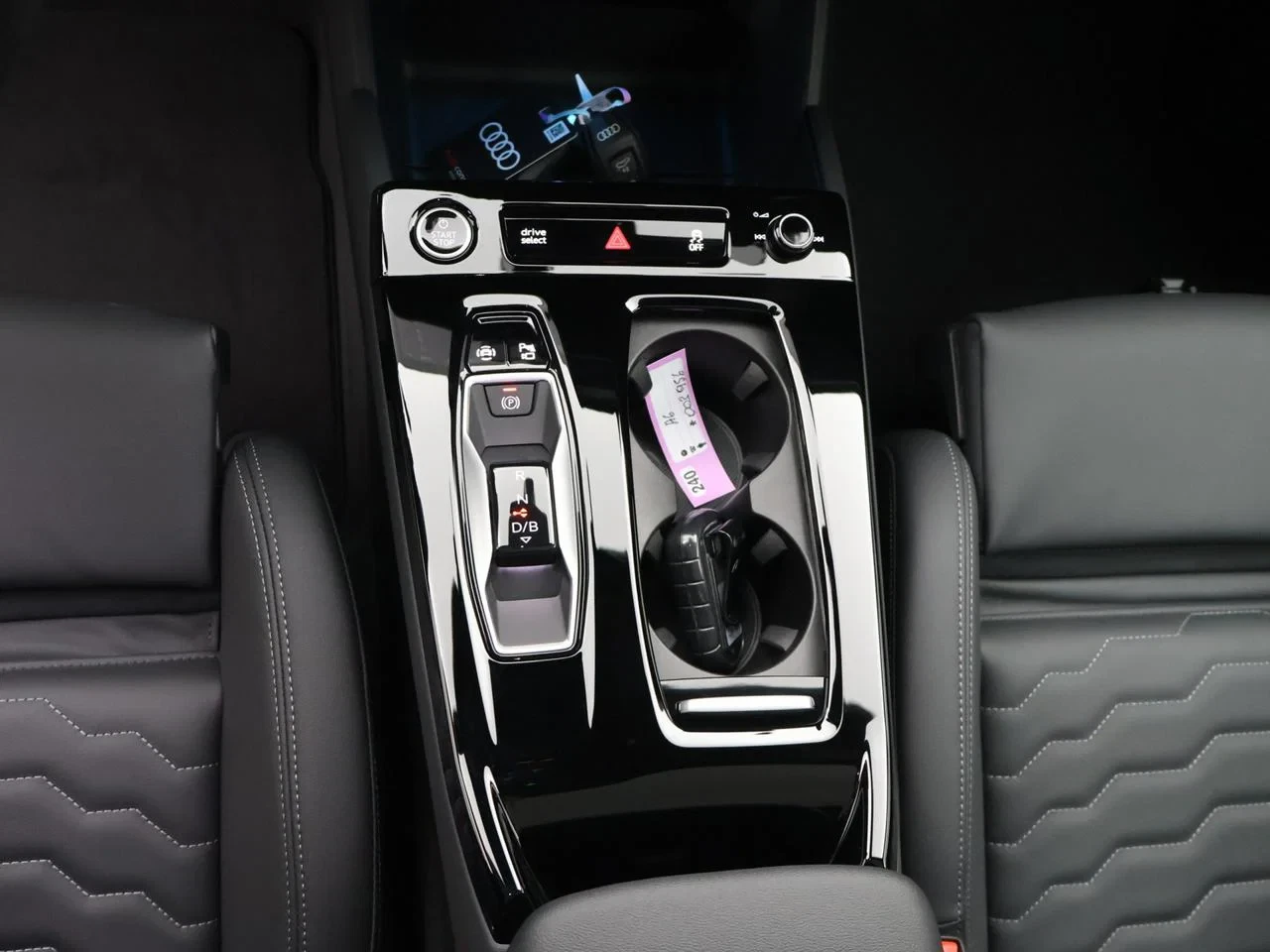 Audi-A6 Avant e-tron-image-17