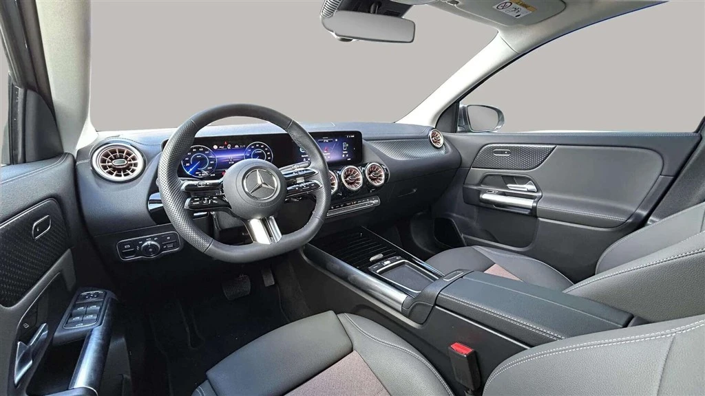 Mercedes-Benz-EQA-image-11