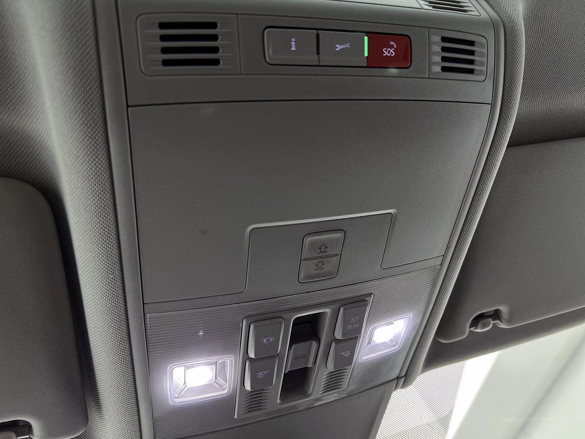 Volkswagen-Tiguan-image-14