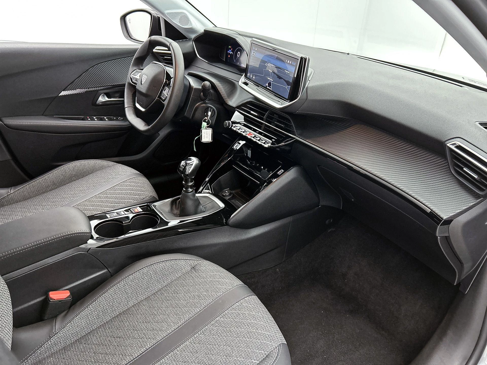 Peugeot-208-image-18