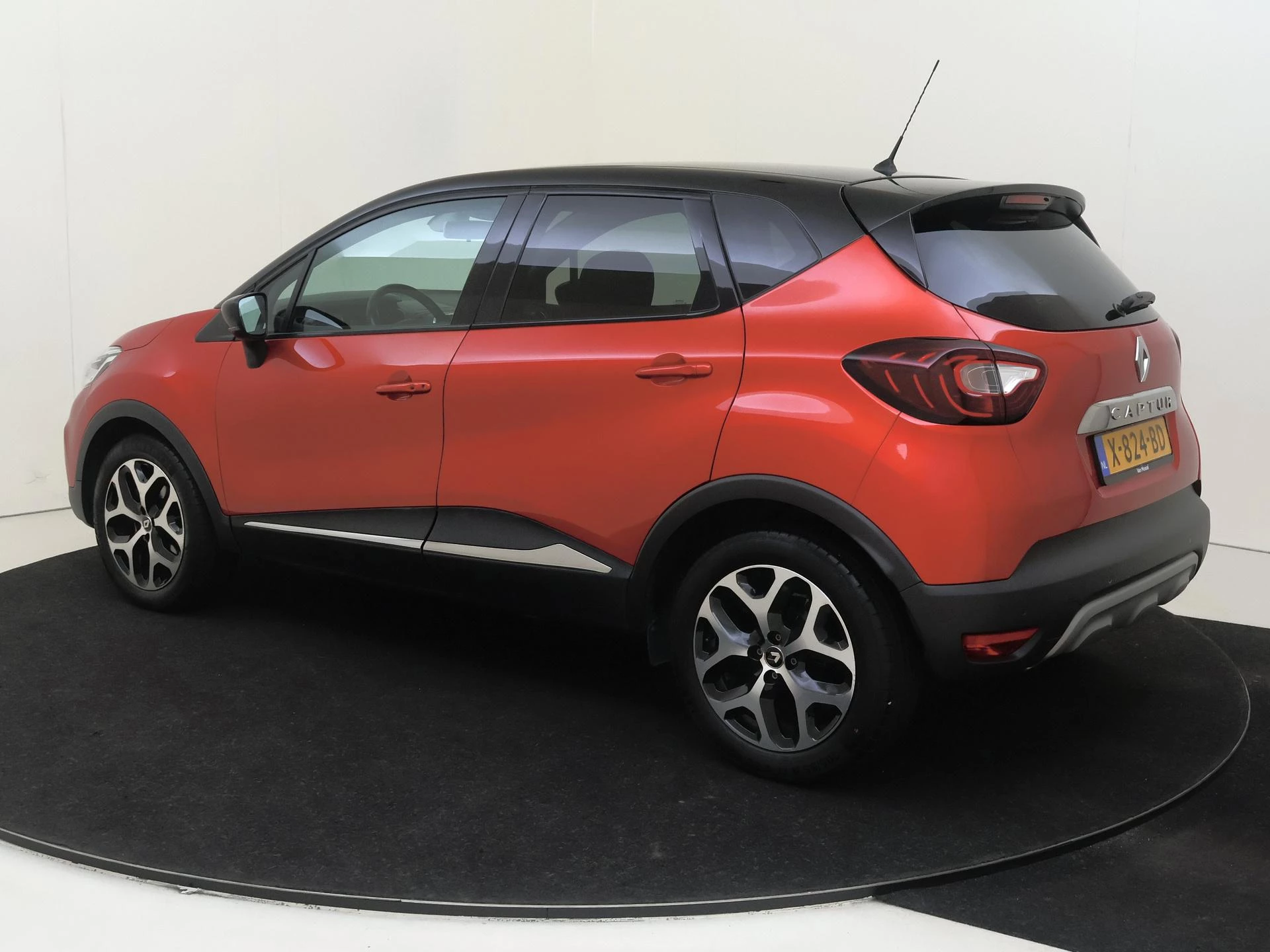 Renault-Captur-image-2