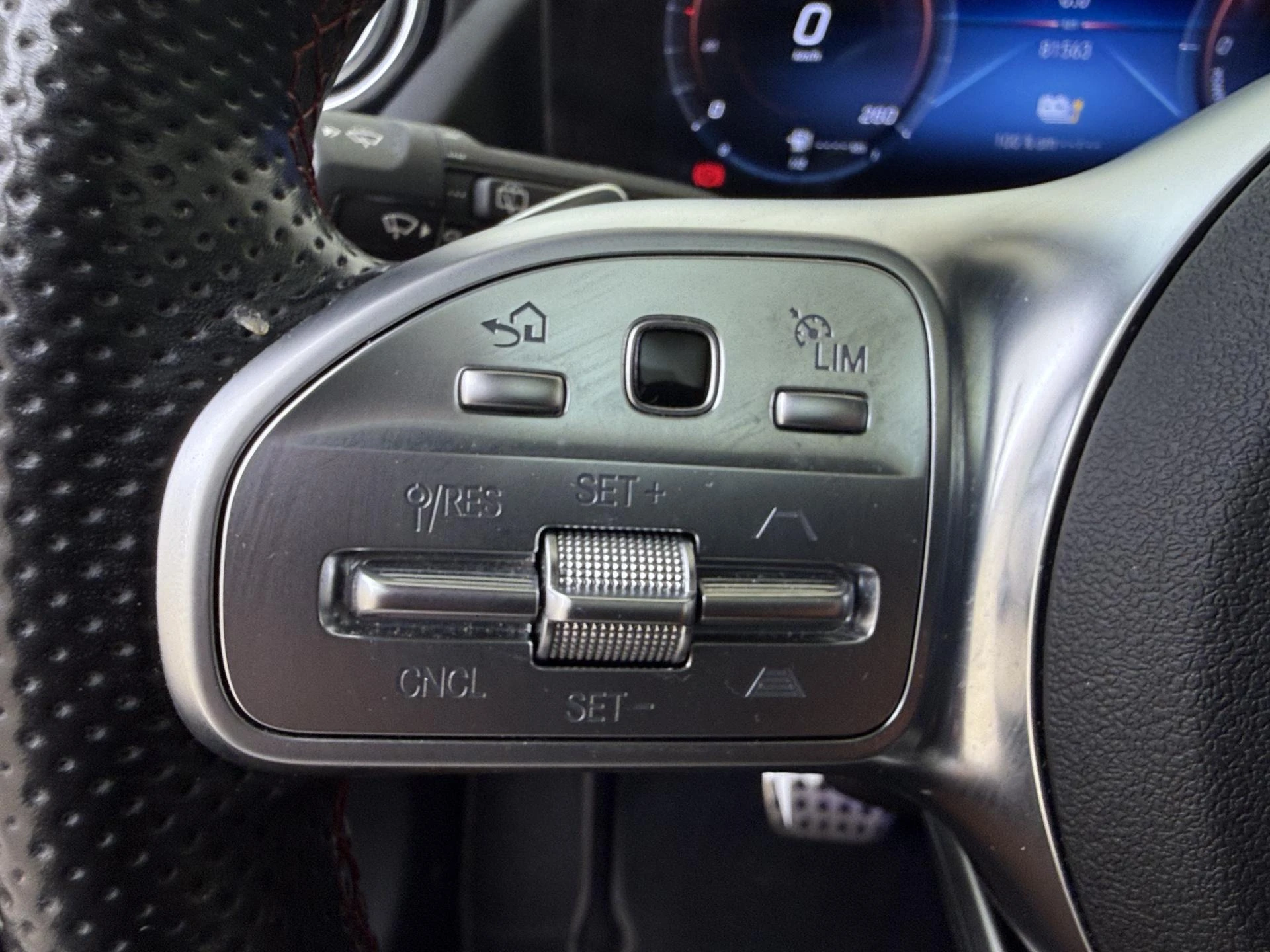 Mercedes-Benz GLA 250 e Business Solution AMG Limited