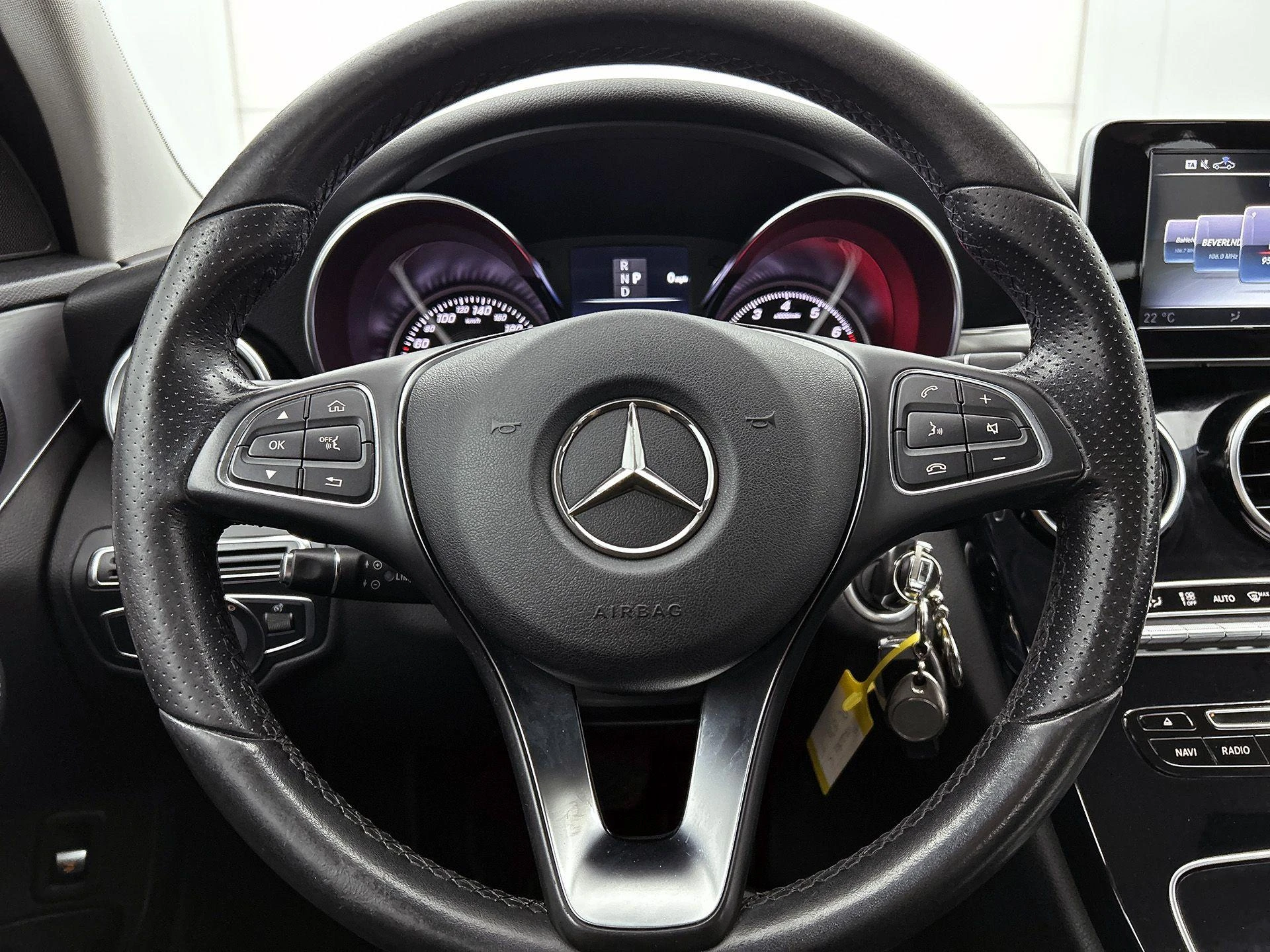 Mercedes-Benz-C-Klasse-image-30