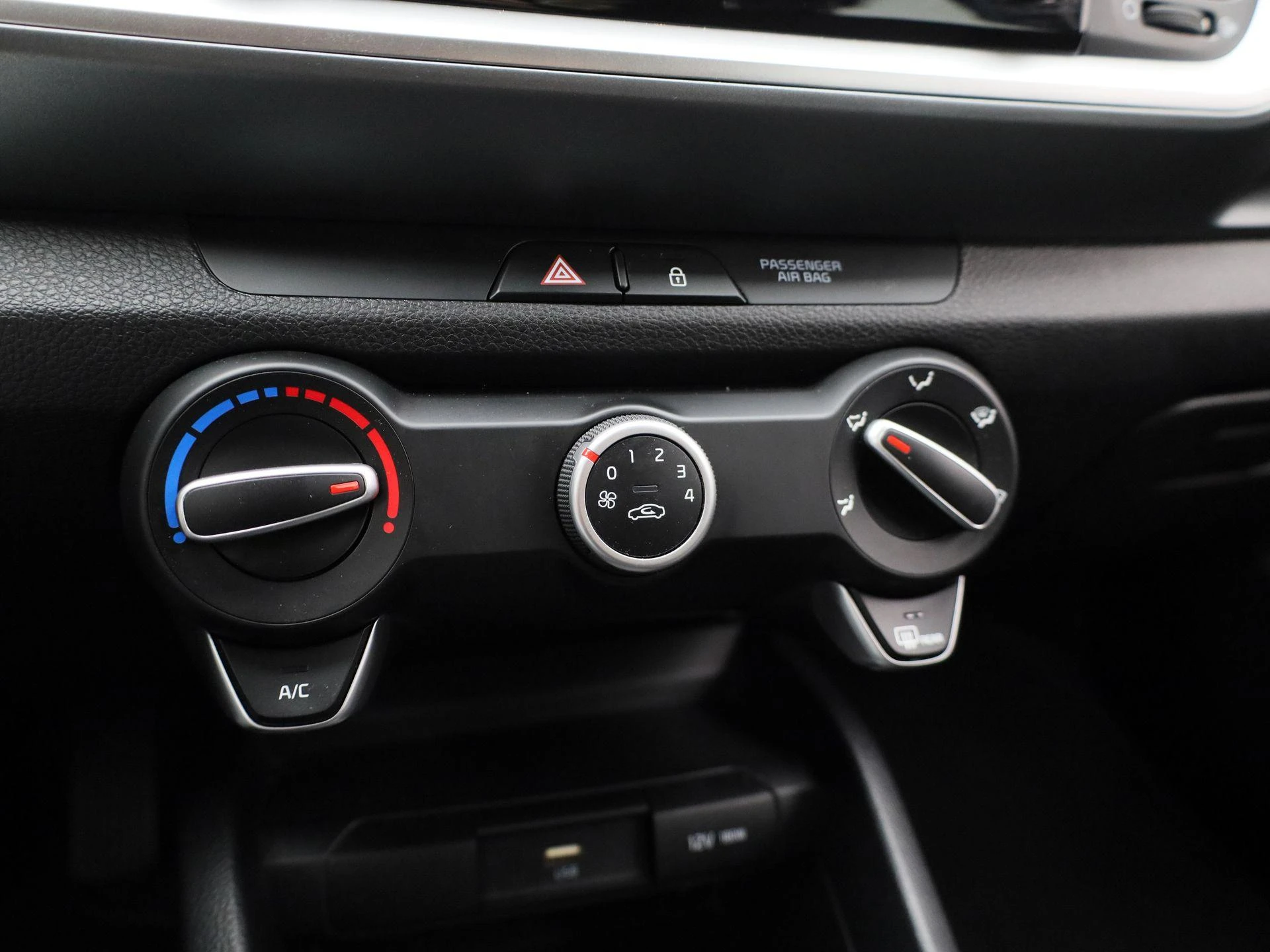 Kia-Stonic-image-22