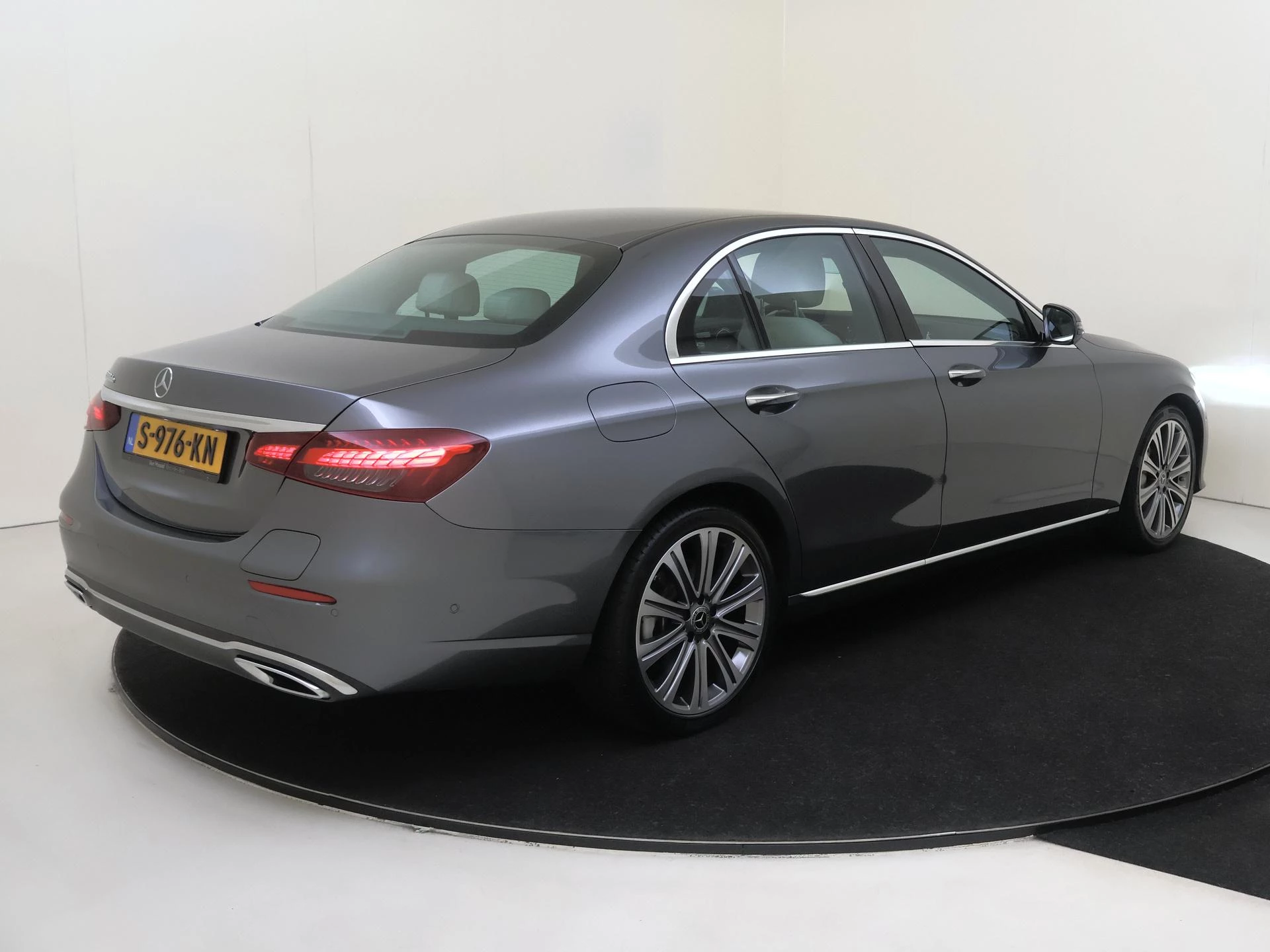 Mercedes-Benz E-Klasse 300 de Luxury Line