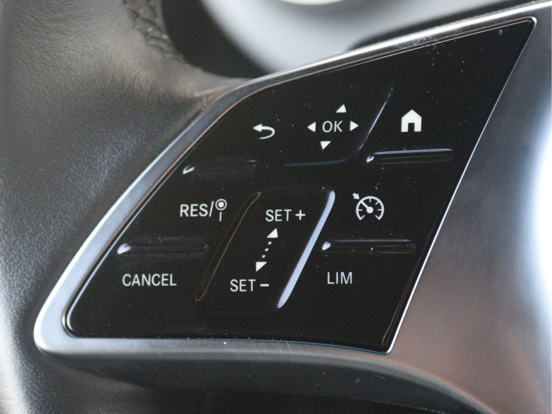 Mercedes-Benz-Sprinter-image-7