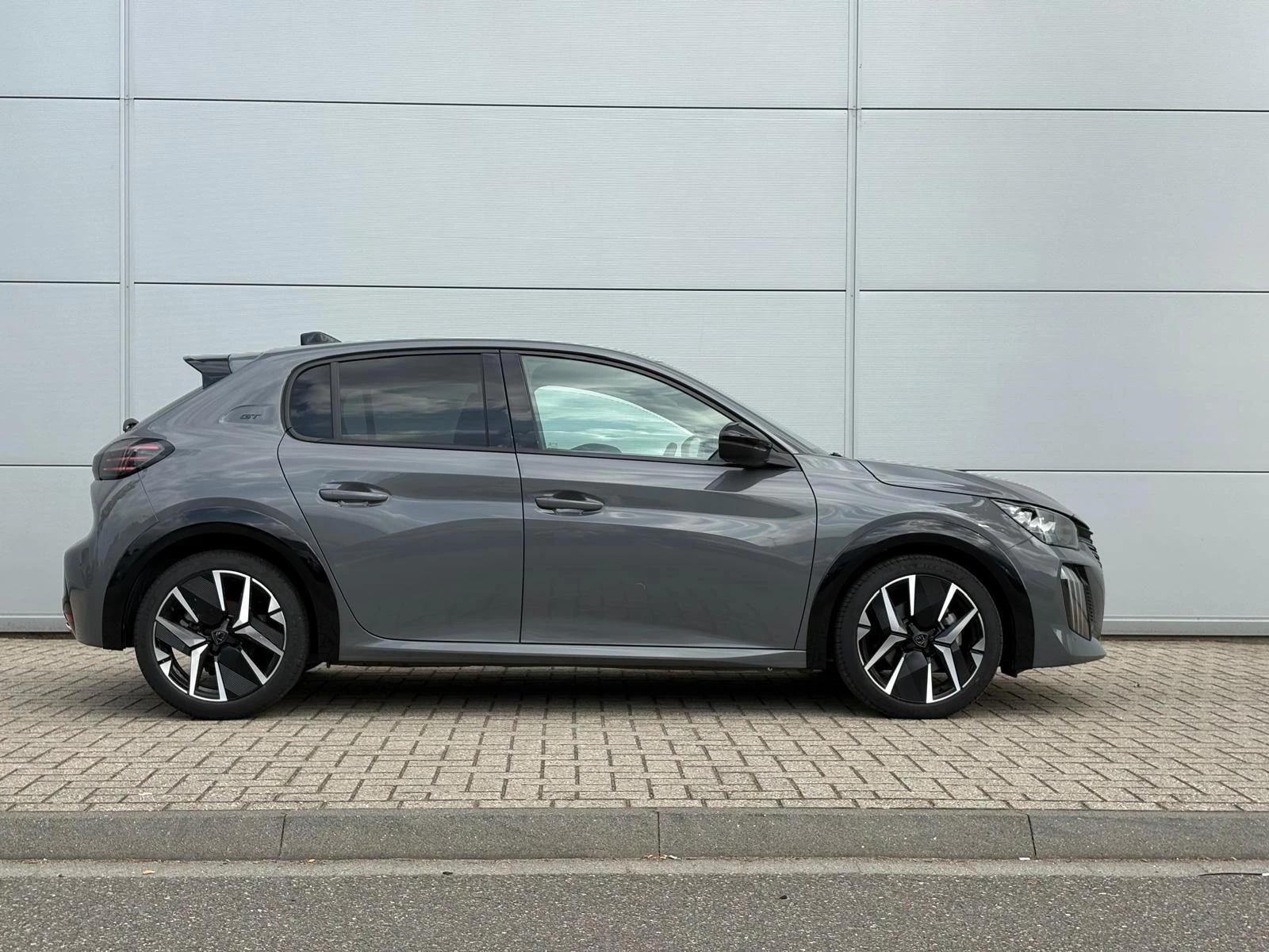 Peugeot 208 1.2 Hybrid 145 e-DCS6 GT
