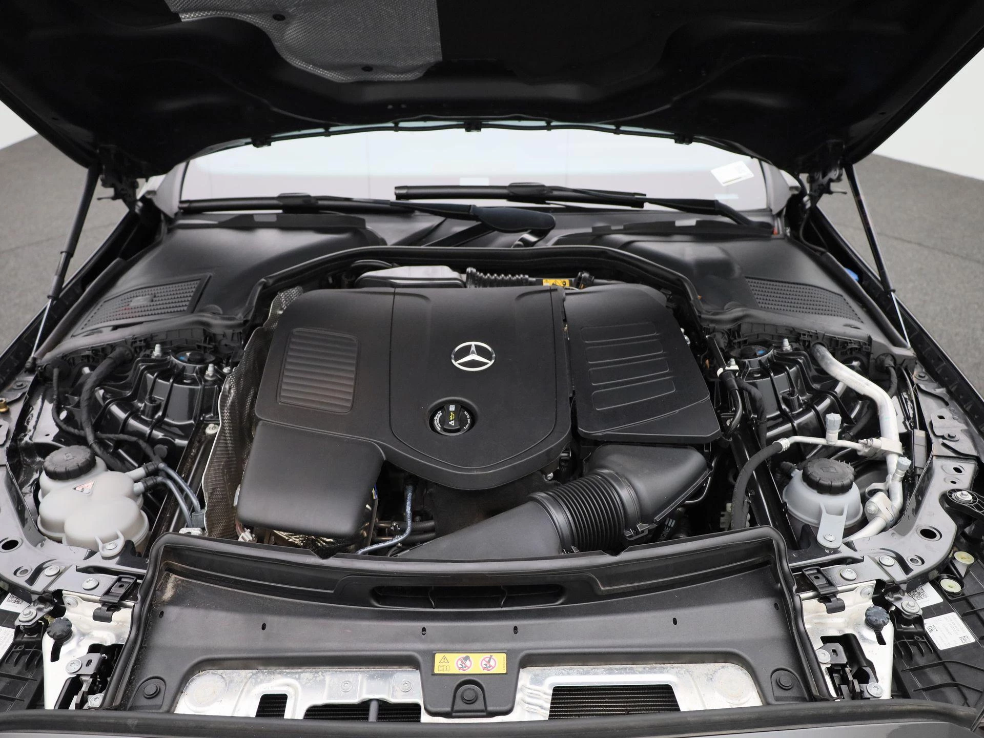 Mercedes-Benz-C-Klasse-image-50