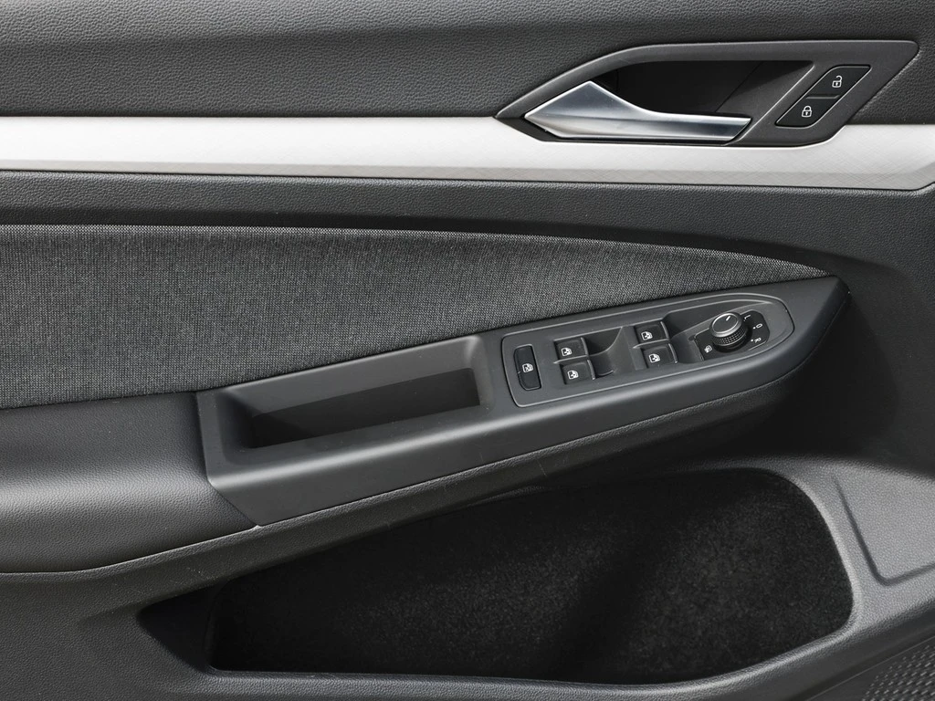 Volkswagen-Golf-image-15
