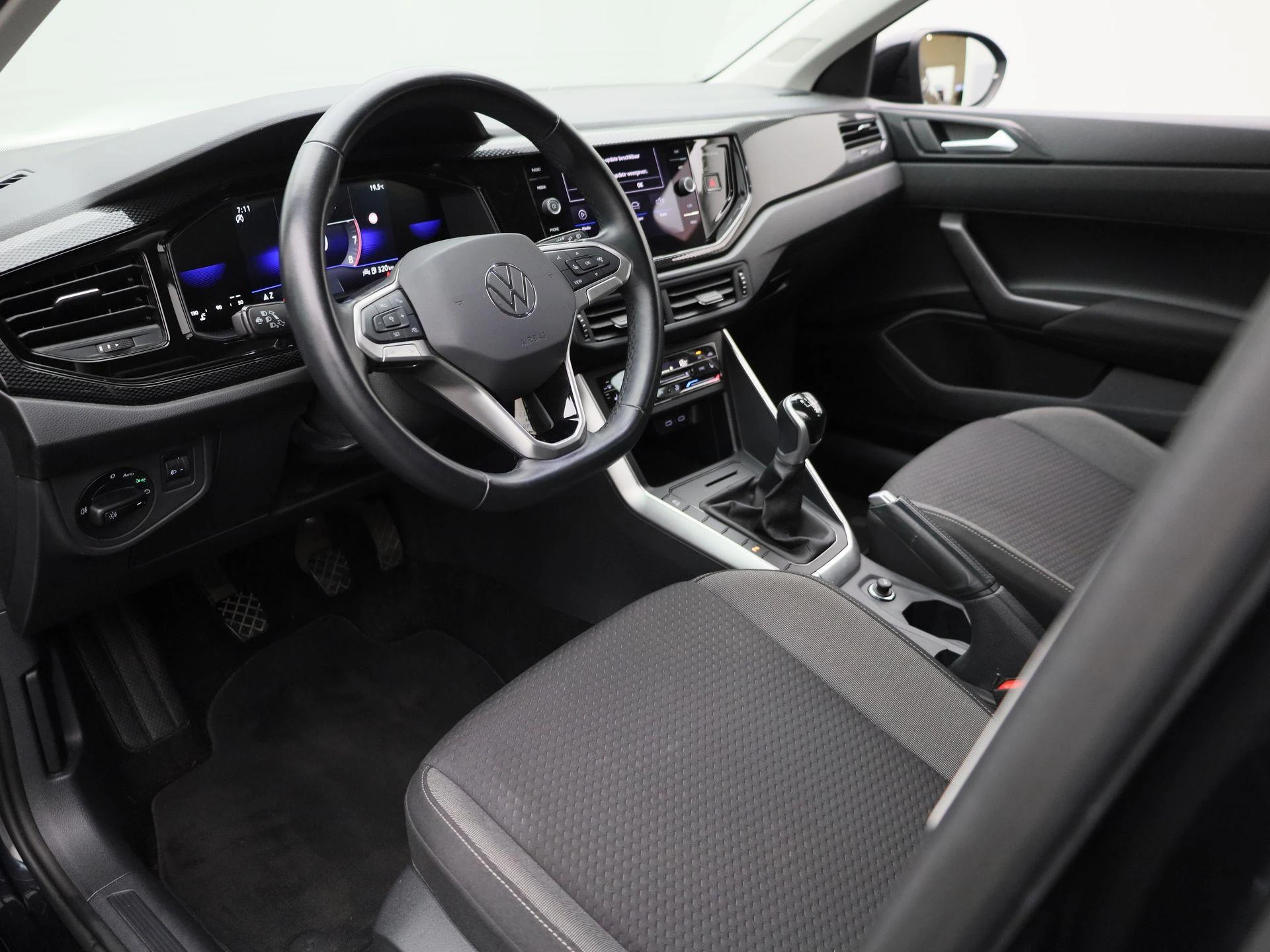 Volkswagen-Taigo-image-19