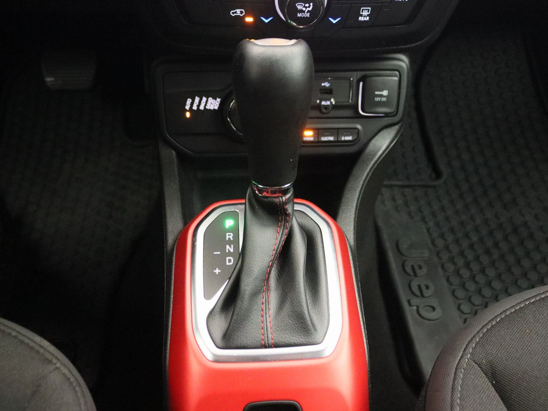 Jeep-Renegade-image-10