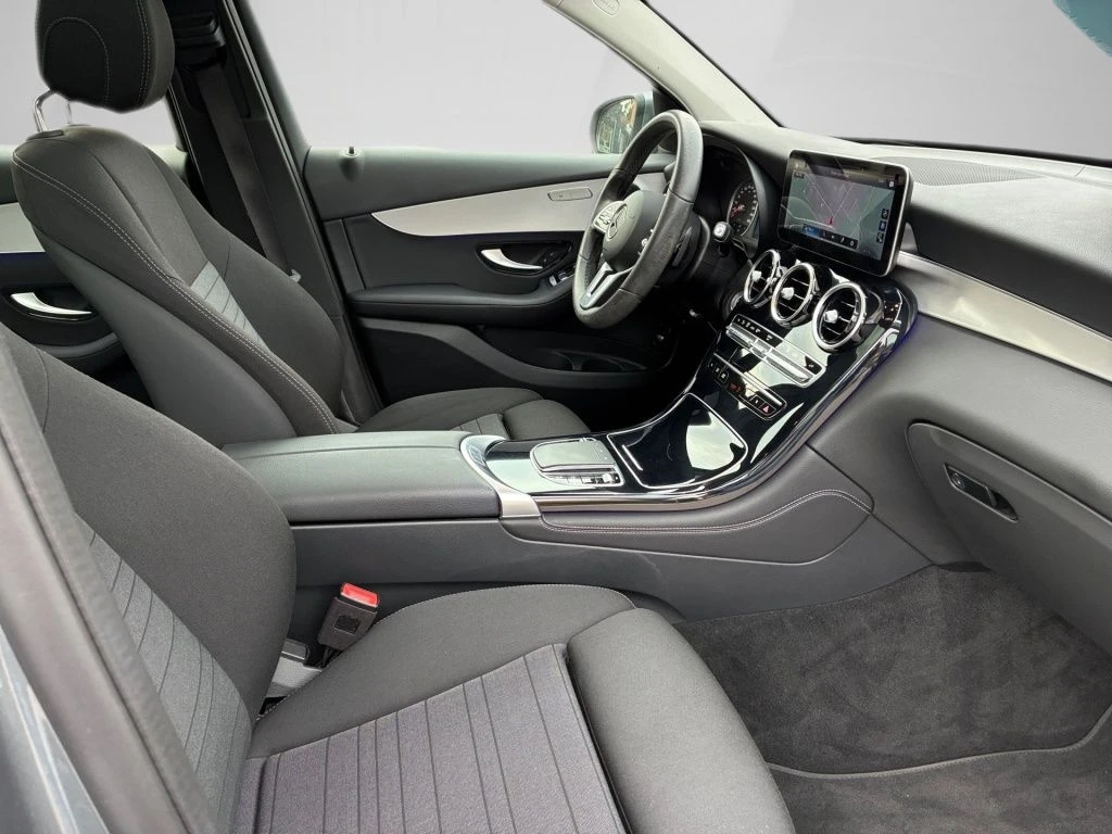 Mercedes-Benz-GLC 300 de-image-15
